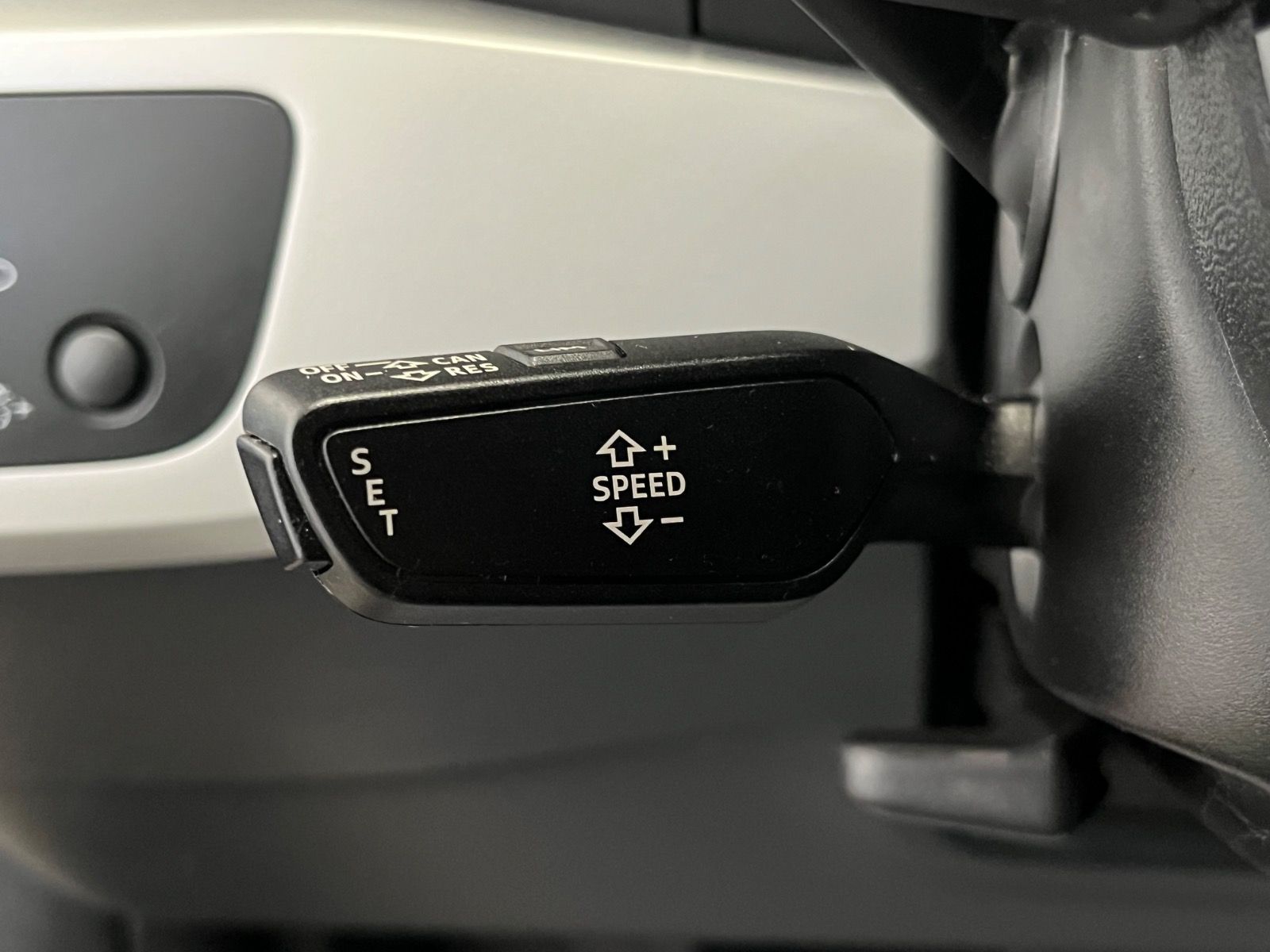 Audi A4 50 TDI quattro S-Line B&O*NAVI*LED*AHK*8-fach