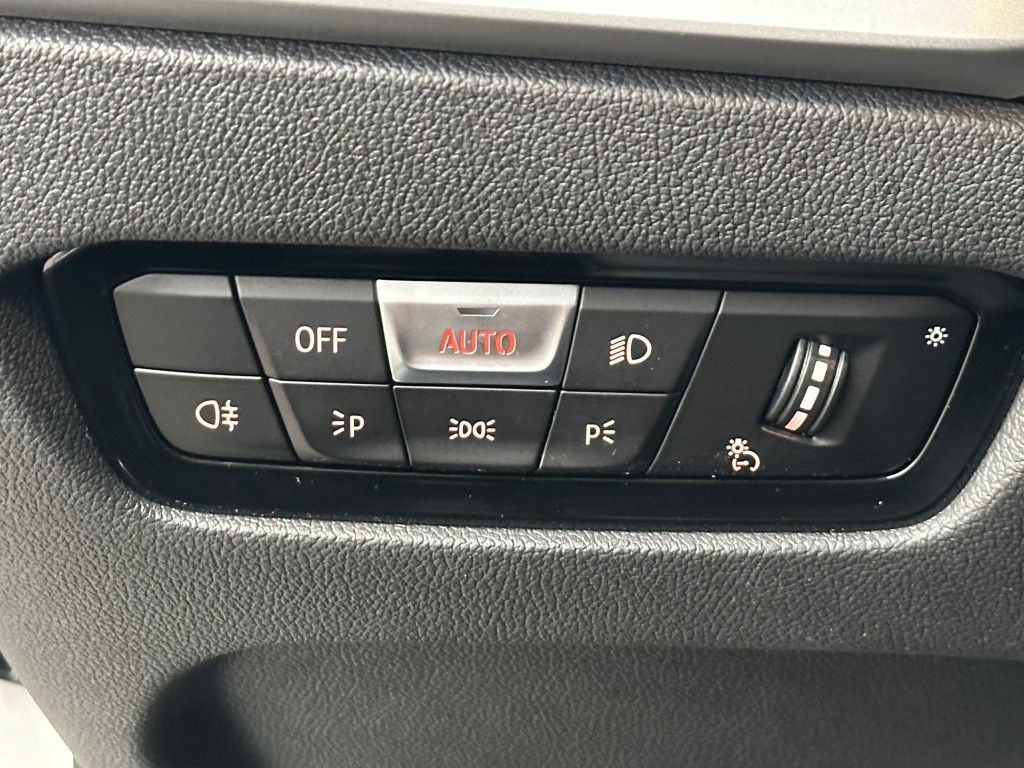 BMW 330 e Touring Aut. Advantage - Samsaru's Car Outlet