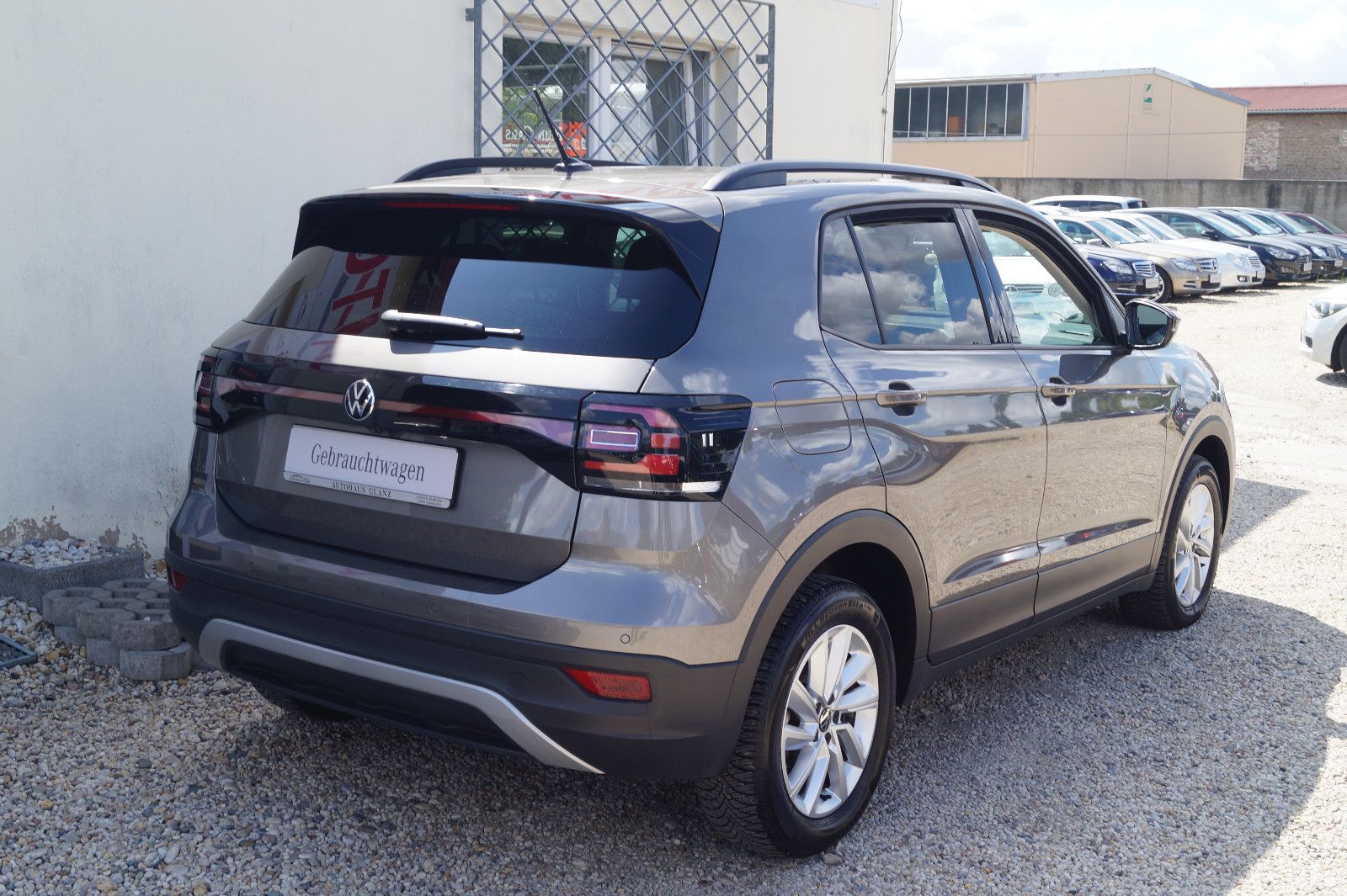 Volkswagen T-Cross Life DSG - Samsaru's Car Outlet