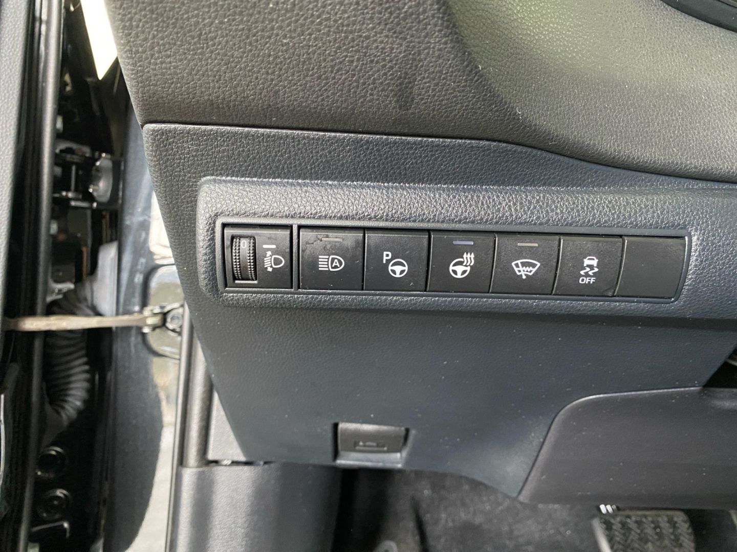 Toyota Corolla 1.8 Hybrid TS - Samsaru's Car Outlet