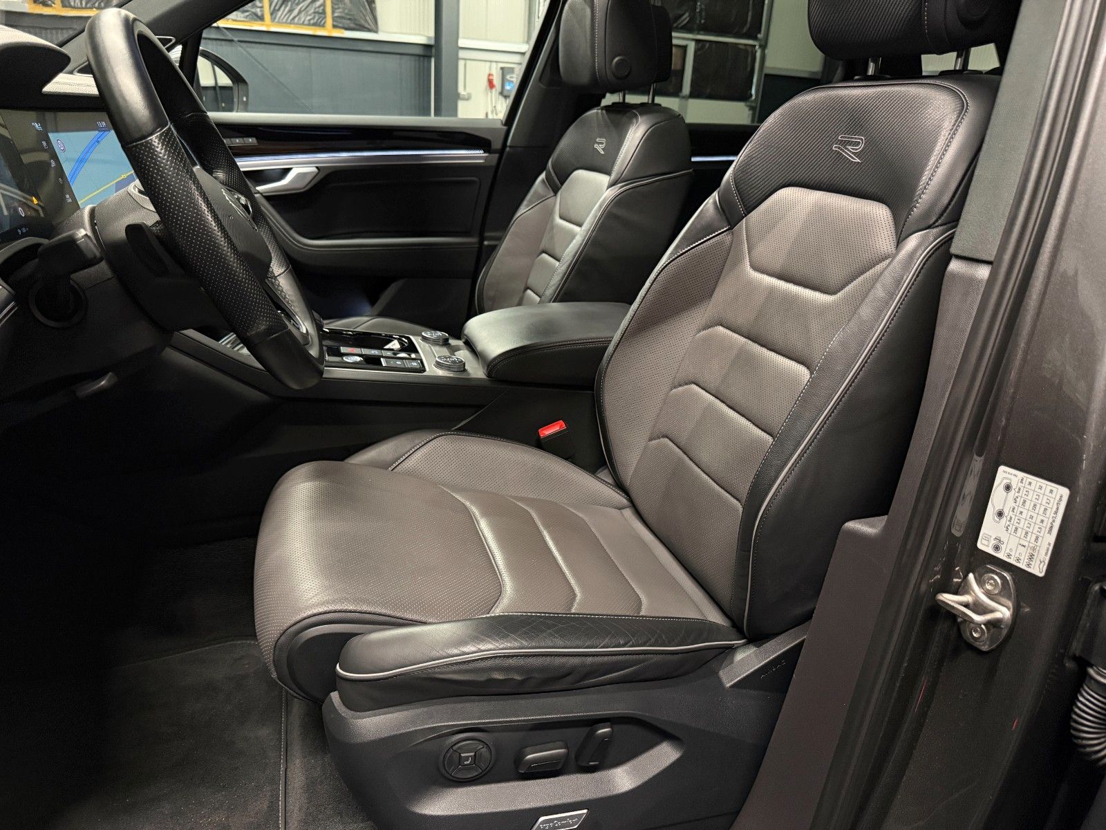 Volkswagen Touareg R-Line 4Mot.*20Zoll*PANORAMA*LUFT*HIFI*