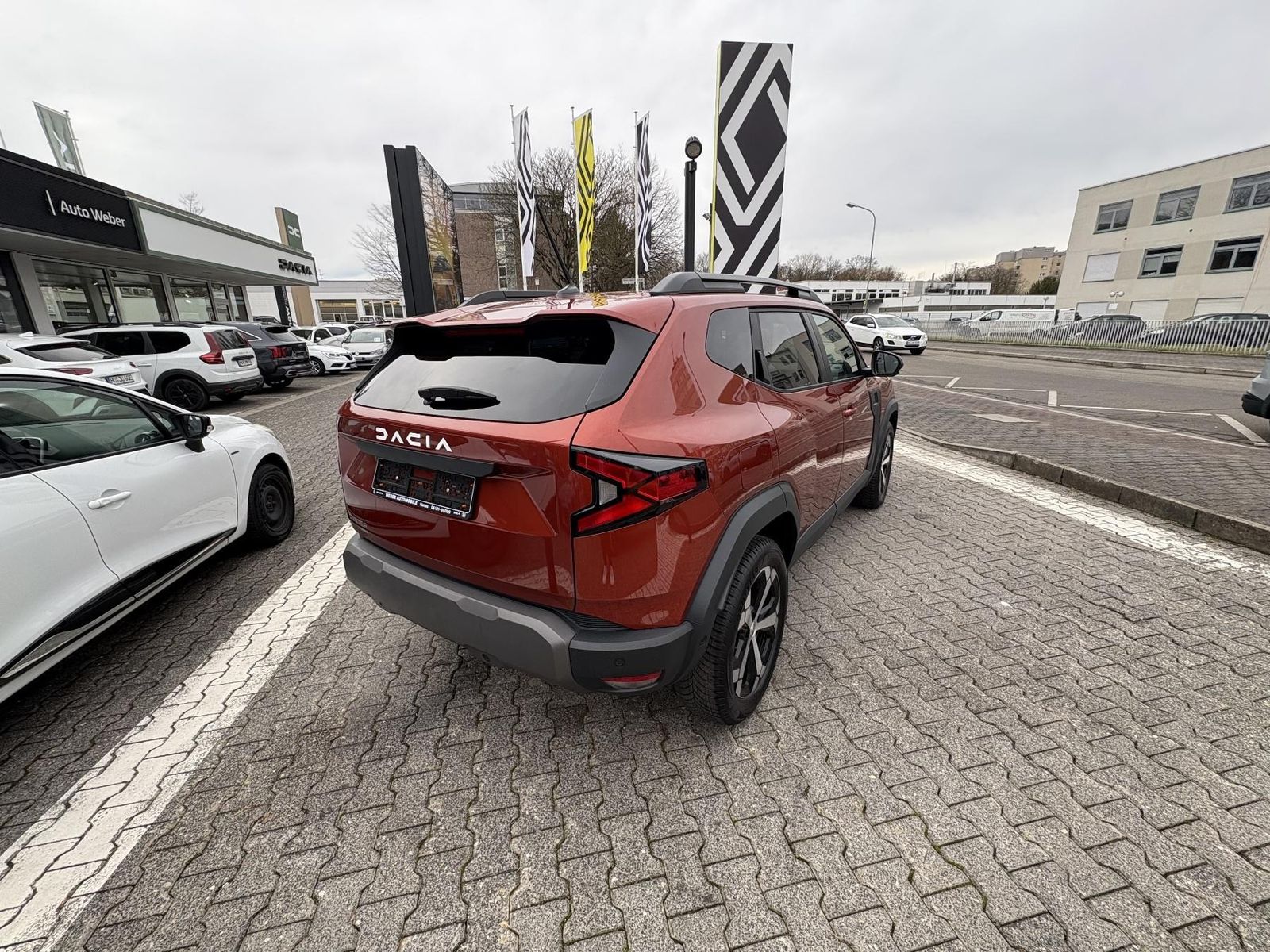 Dacia Duster III Journey Hybrid 140 1.6 E-Tech - Samsaru's Car Outlet