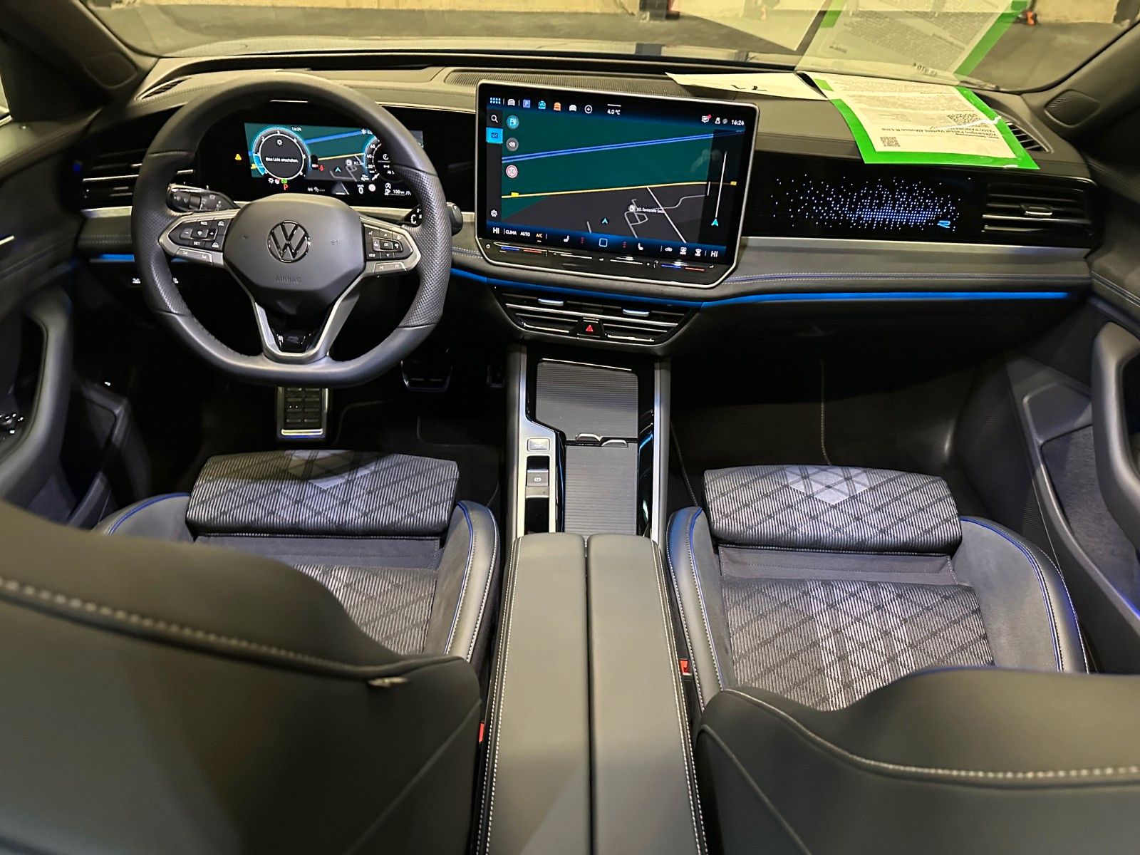 Volkswagen Passat Variant 4Motion R-Line *AHK*PANORAMA*HUD*