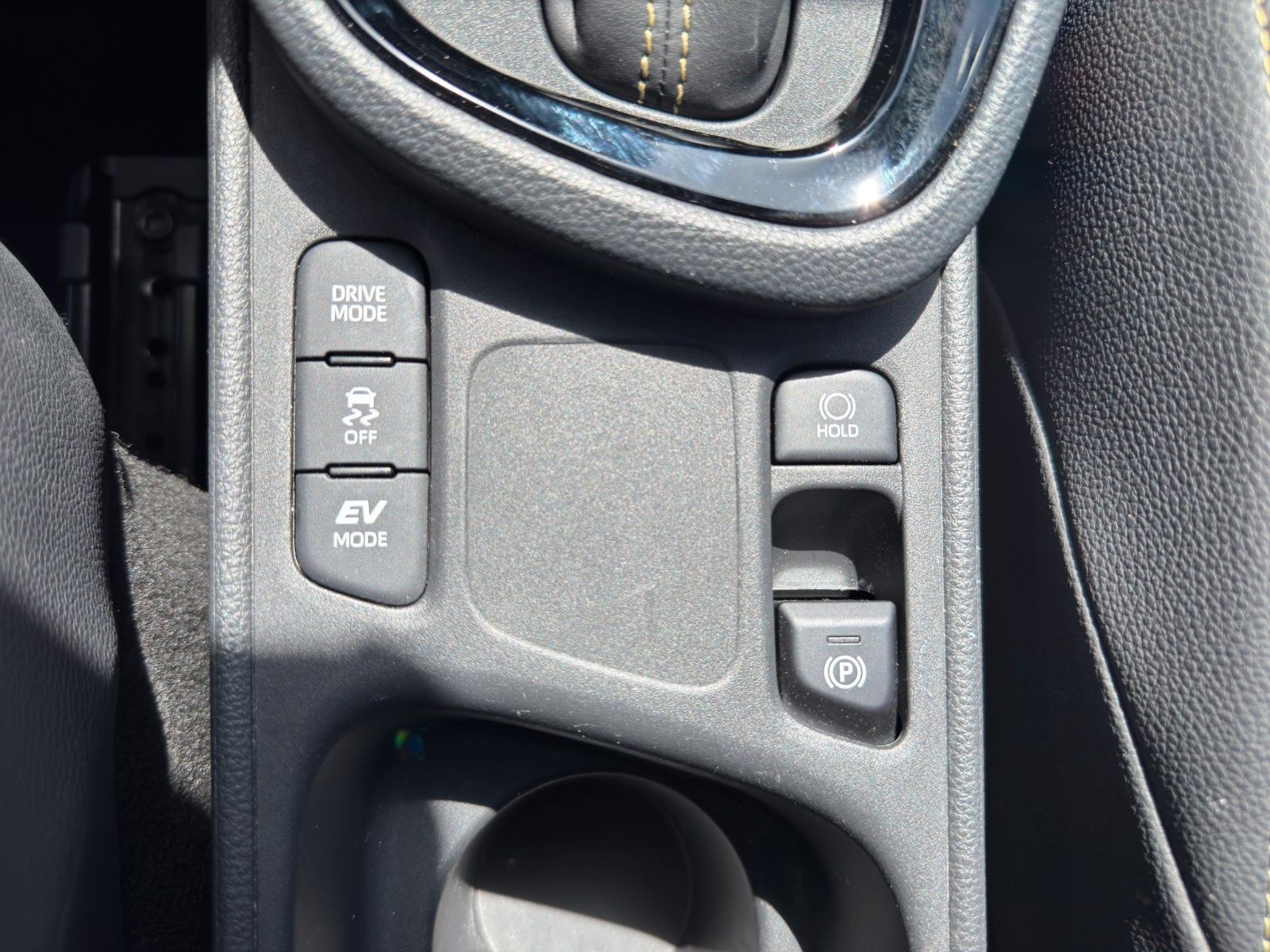 Toyota Yaris Cross Hybrid FWD Adventure