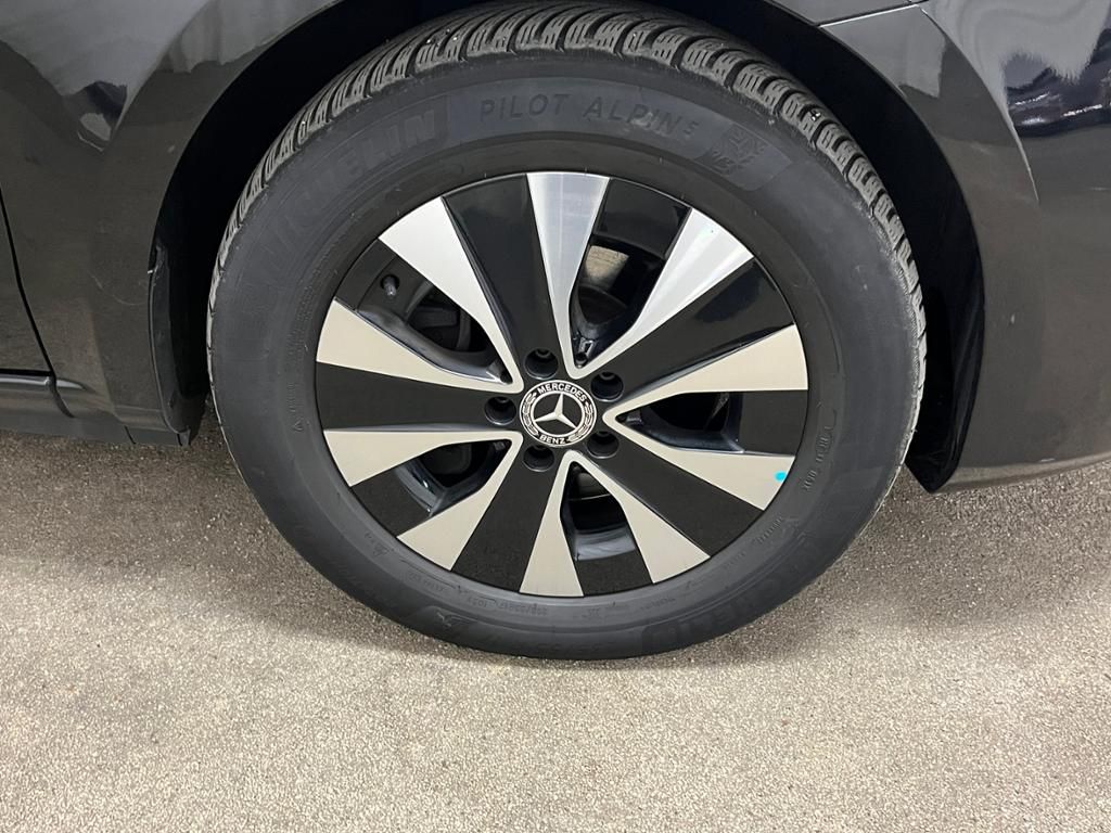 Mercedes-Benz V 300d XL Avantgarde - Samsaru's Car Outlet