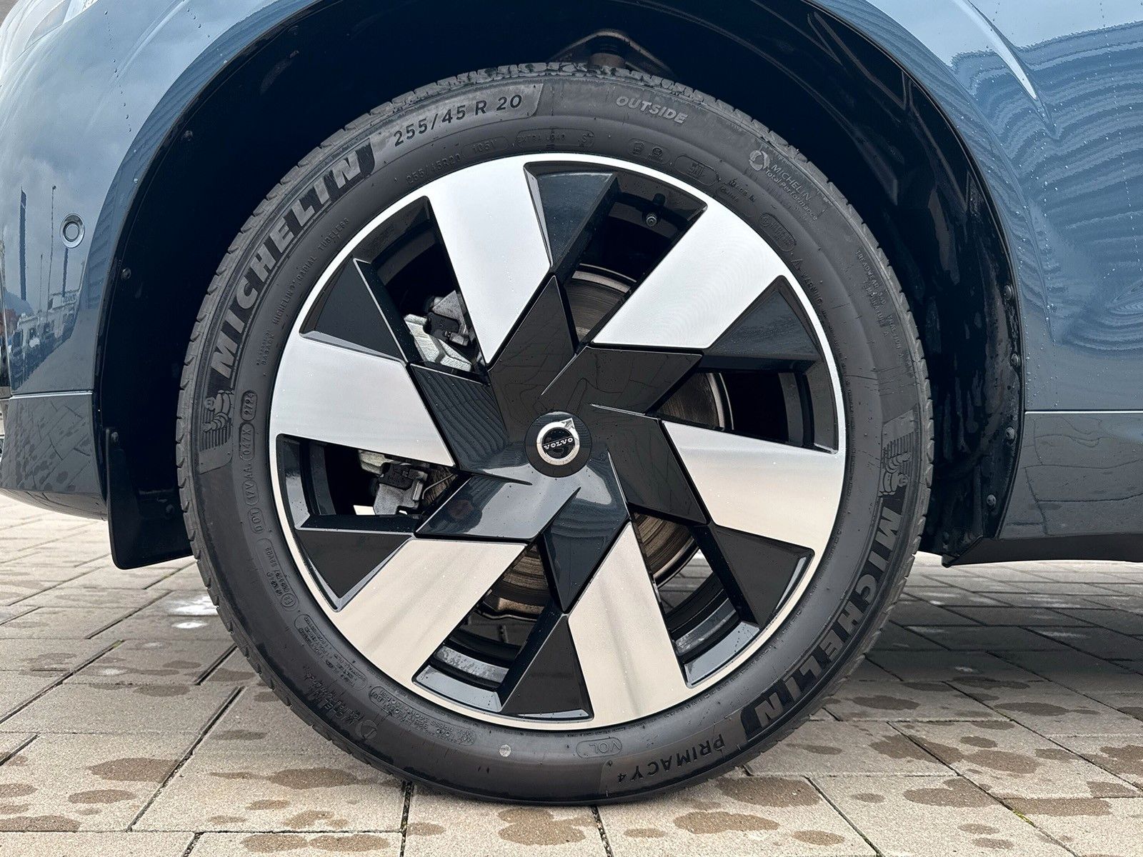 Volvo XC60 T6 Plug-in Hybrid AWD Plus Dark AHK ACC SD