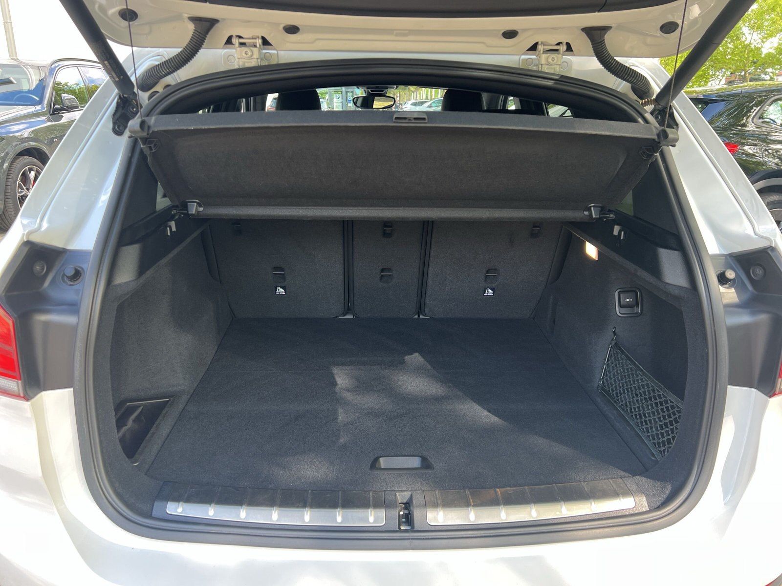 BMW X1 xDrive20i X LINE - Samsaru's Car Outlet