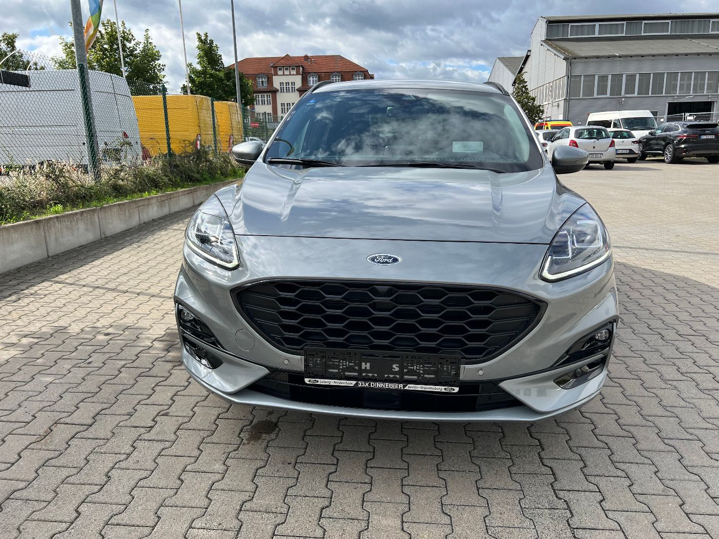 Ford KUGA ST-LINE X - Samsaru's Car Outlet