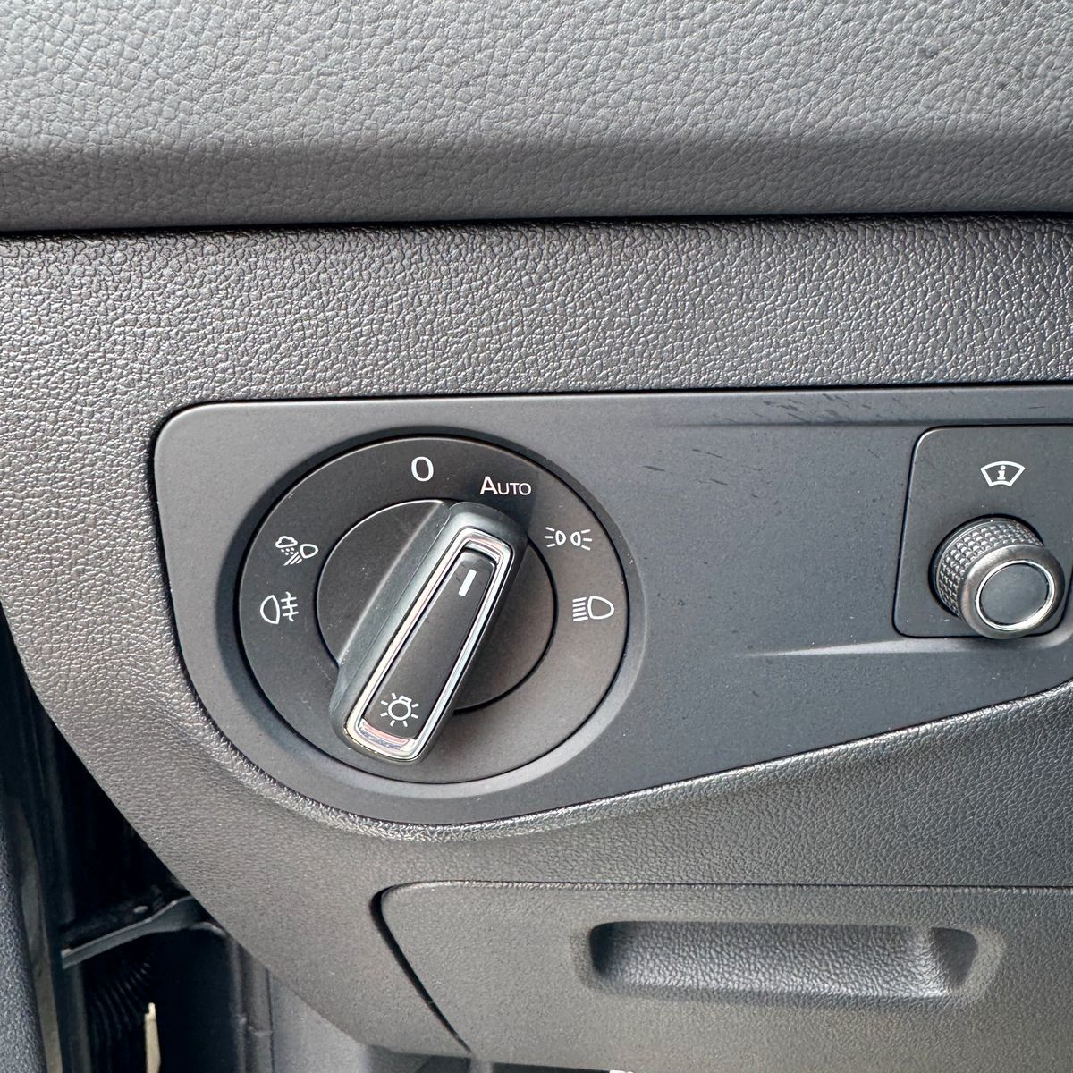 Volkswagen Tiguan Life - Samsaru's Car Outlet