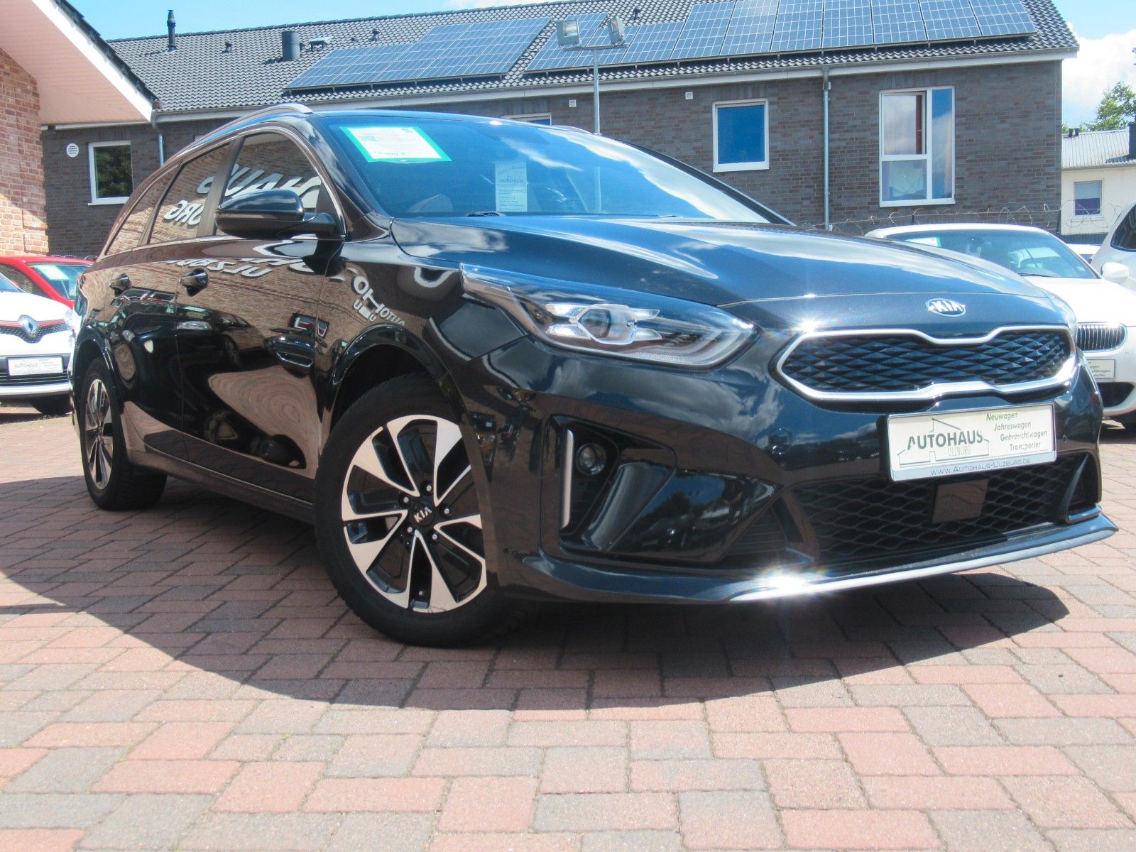 Kia cee'd SW 1.6 GDI DCT Spirit - Samsaru's Car Outlet