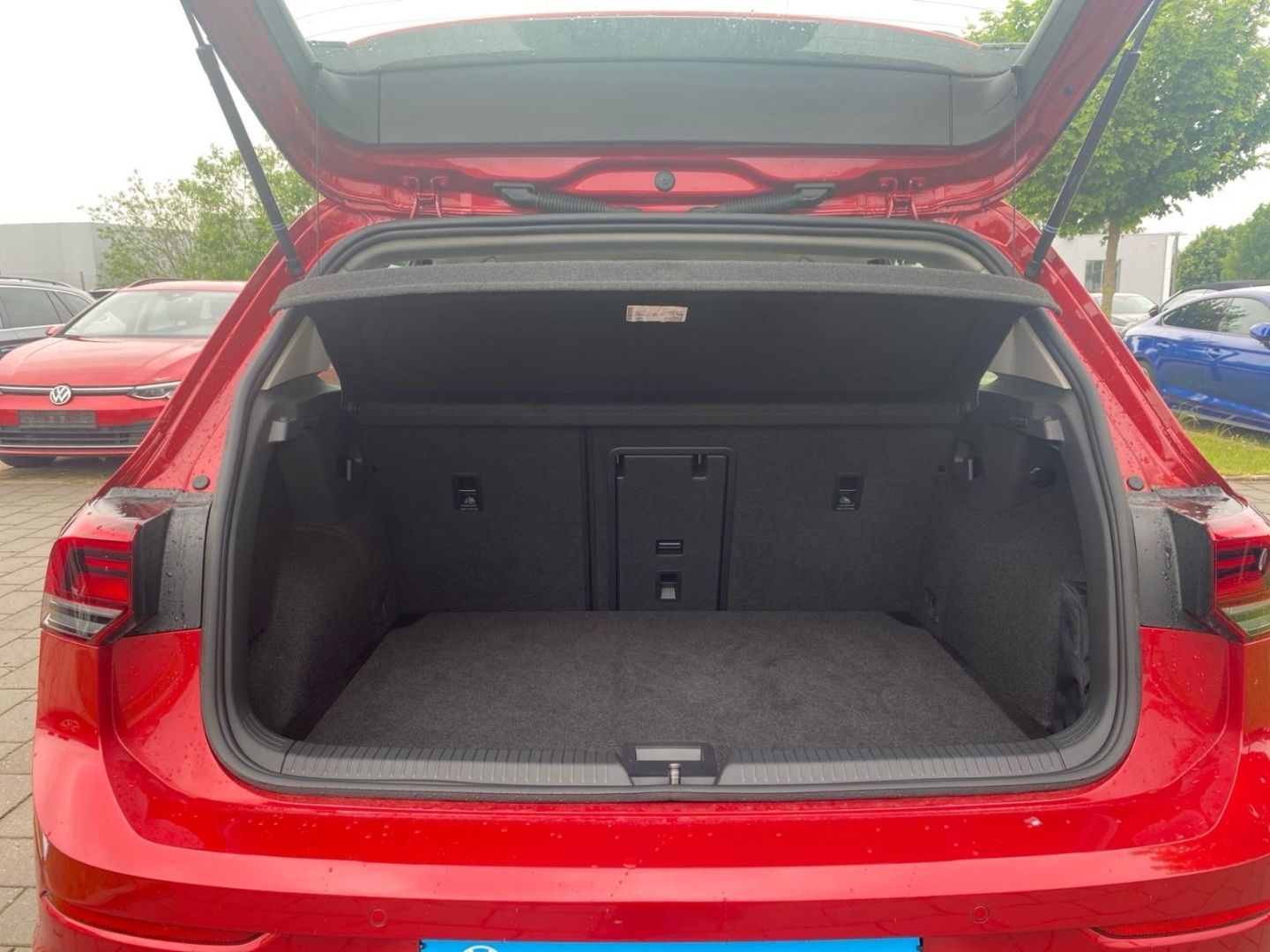 Volkswagen Golf 8 VIII Life 1.5 TSI - Samsaru's Car Outlet
