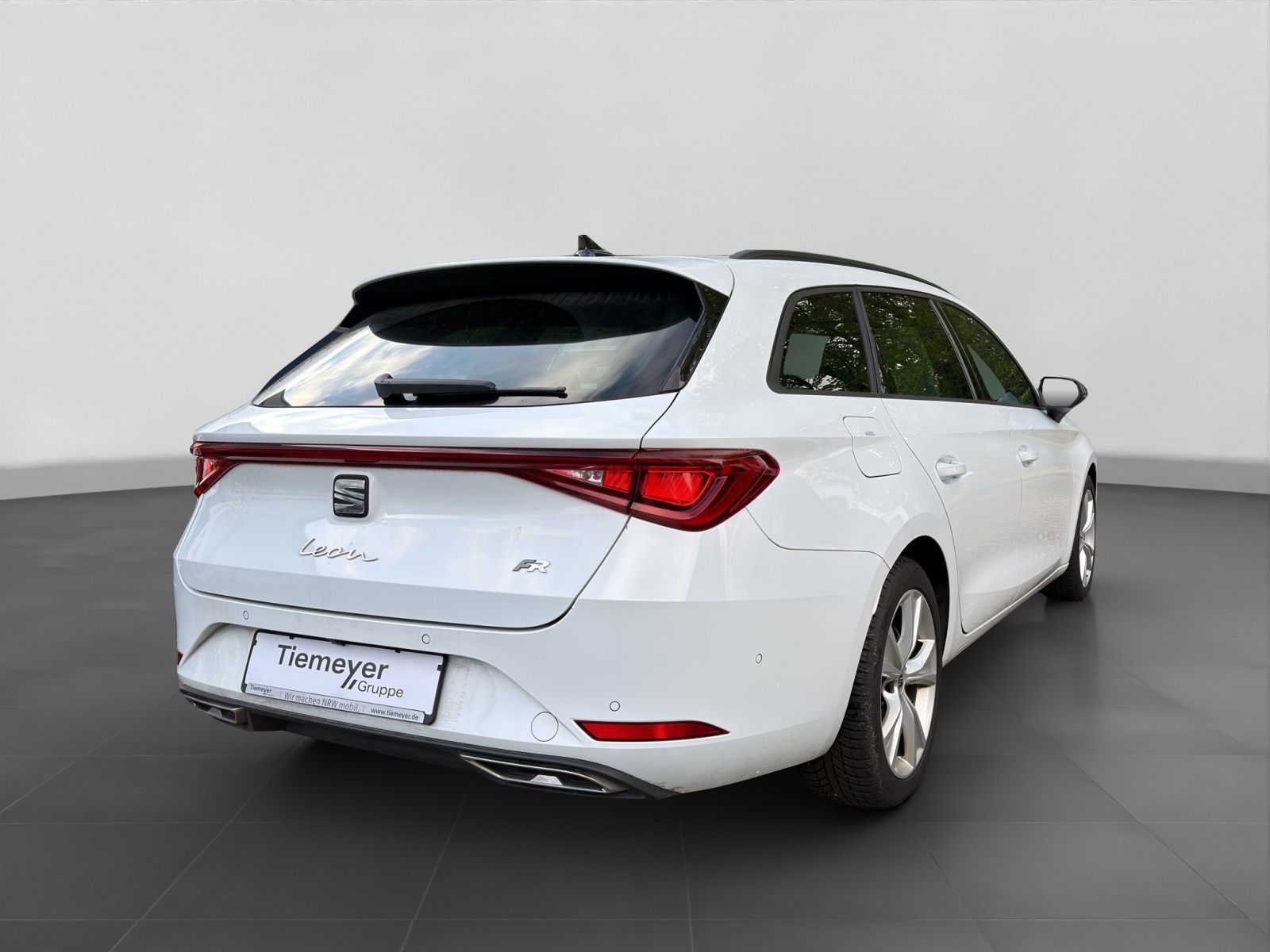 Seat Leon Sportstourer 2.0 TDI DSG FR NAVI AHK ACC GJ