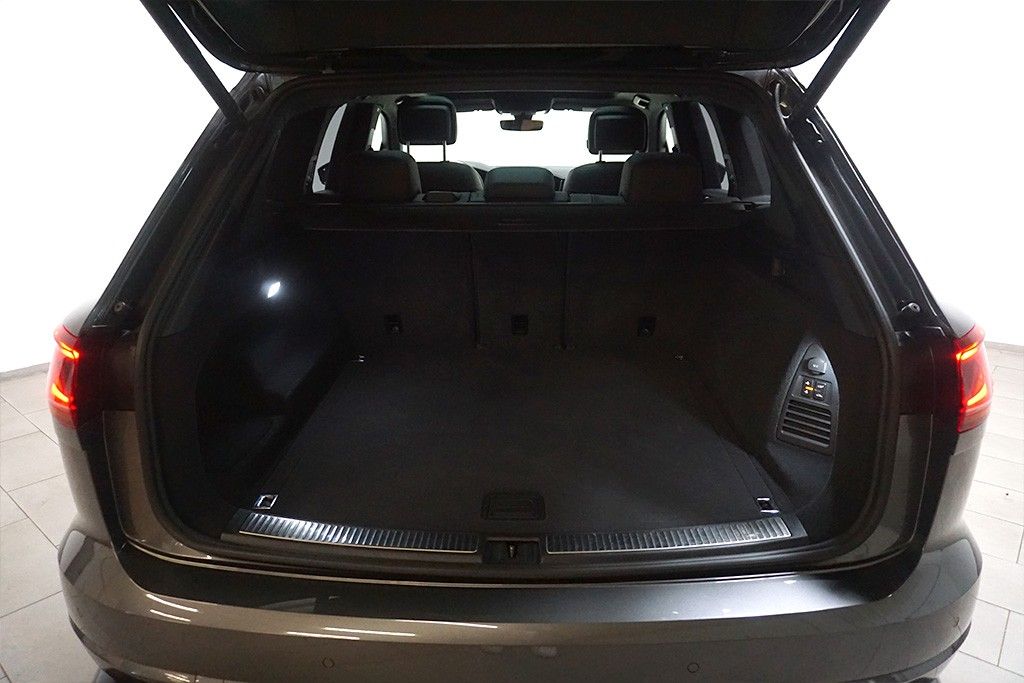 Volkswagen Touareg 3.0TDI Tiptr R-Line 4M "Edition20" VOLL