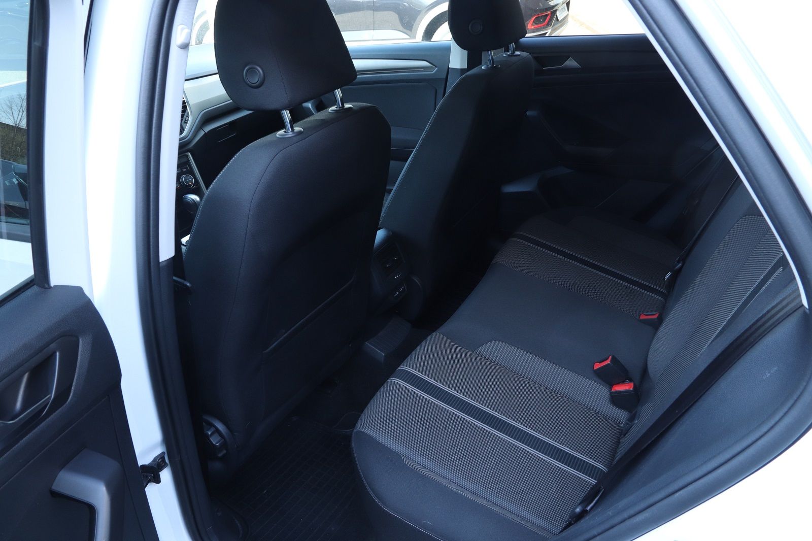 Volkswagen T-Roc 1.5 TSI Style DSG - Samsaru's Car Outlet