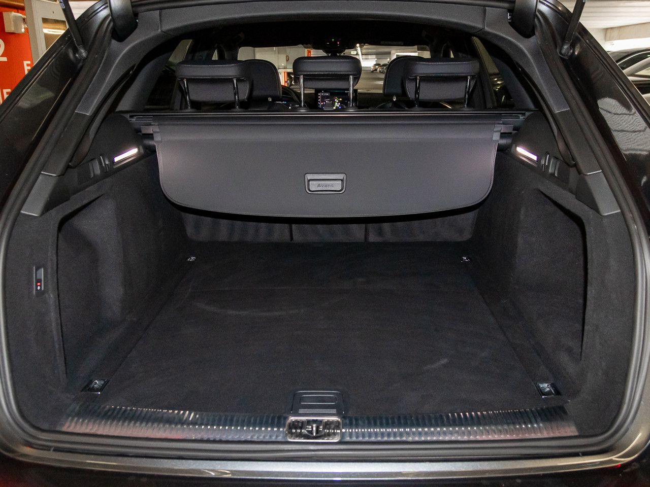 Audi A4 Avant 45 TFSI qu S line - Samsaru's Car Outlet