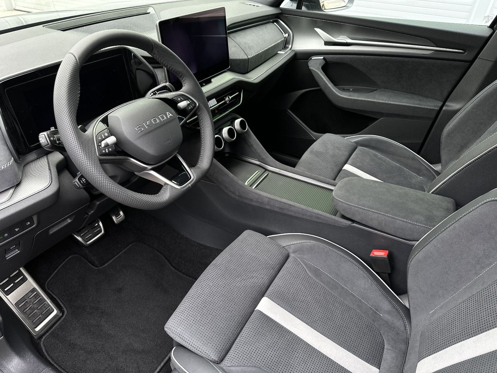 Skoda Sportline 193PS 4x4 PADACH Webasto DCC LM20"AHK