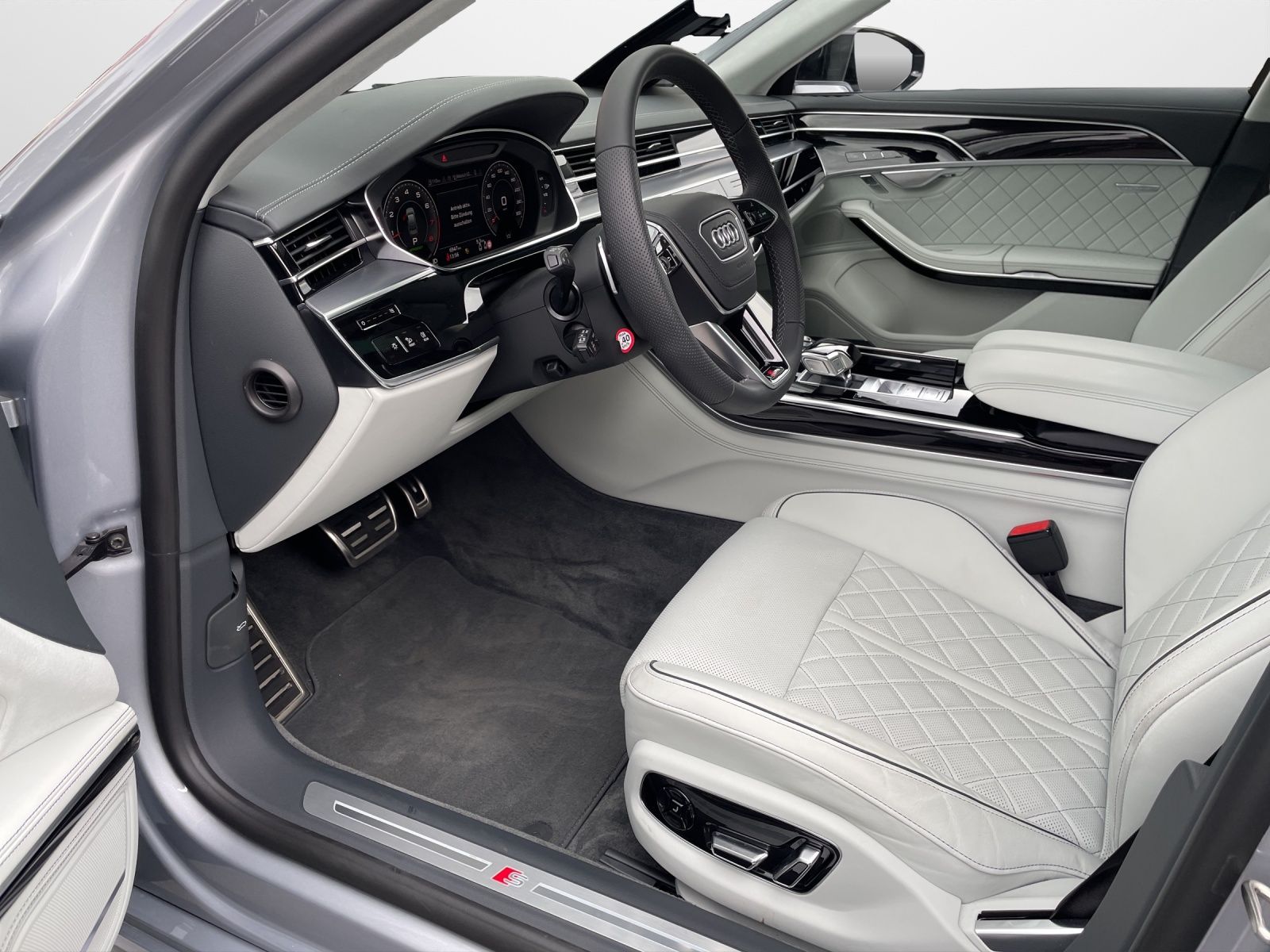 Audi A8 60 TFSI Lang tiptronic quattro - Samsaru's Car Outlet