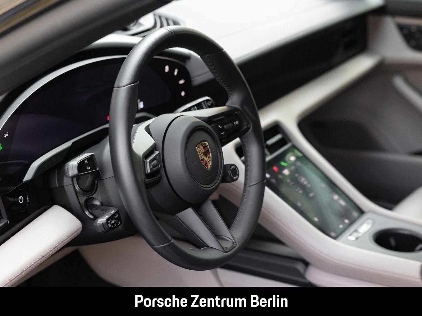Porsche Taycan 4 Cross Turismo HD-Matrix Offroad Paket