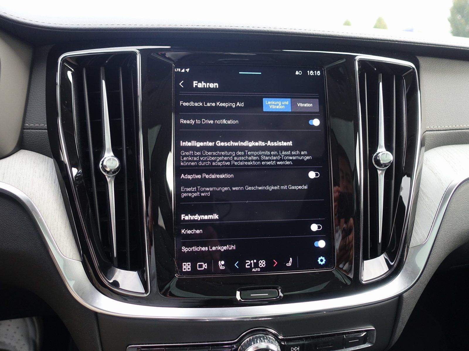 Volvo V60 Ultra T6 AWD Plug-in Hybrid/AHK/B&W/360°Cam