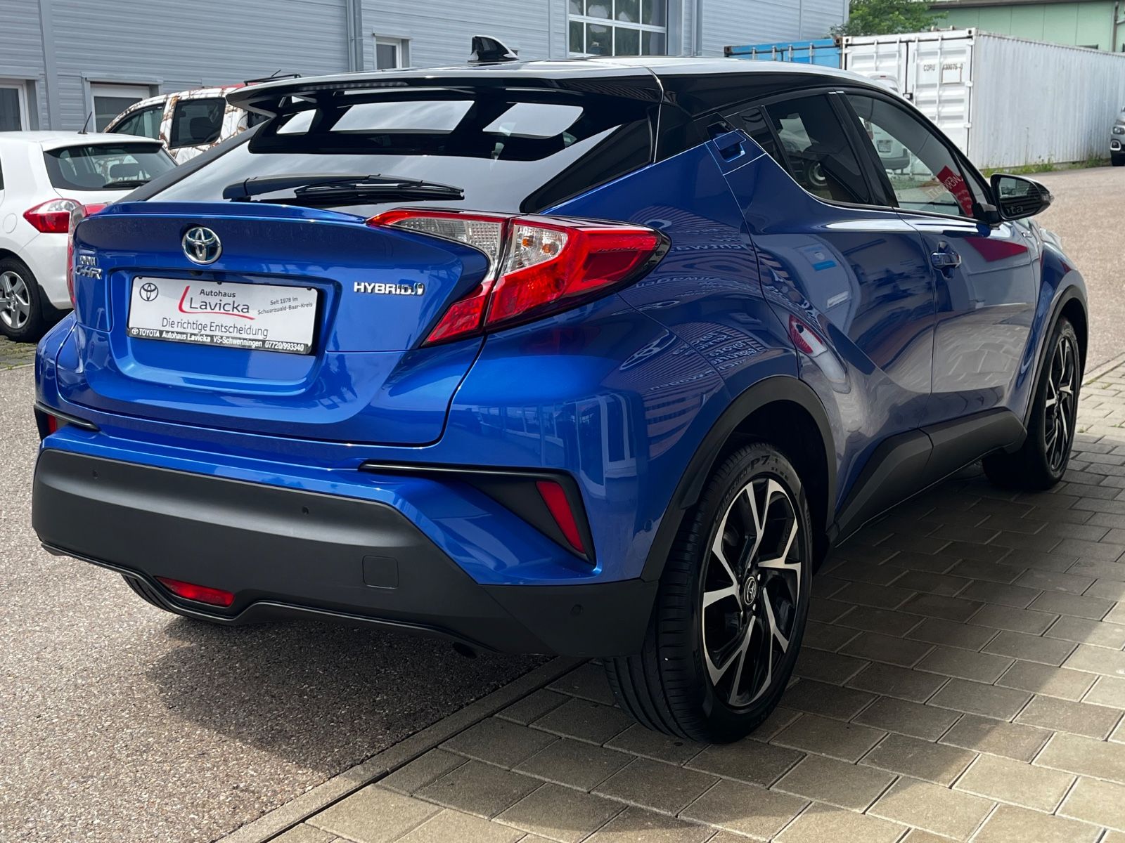 Toyota C-HR Hybrid Style - Samsaru's Car Outlet