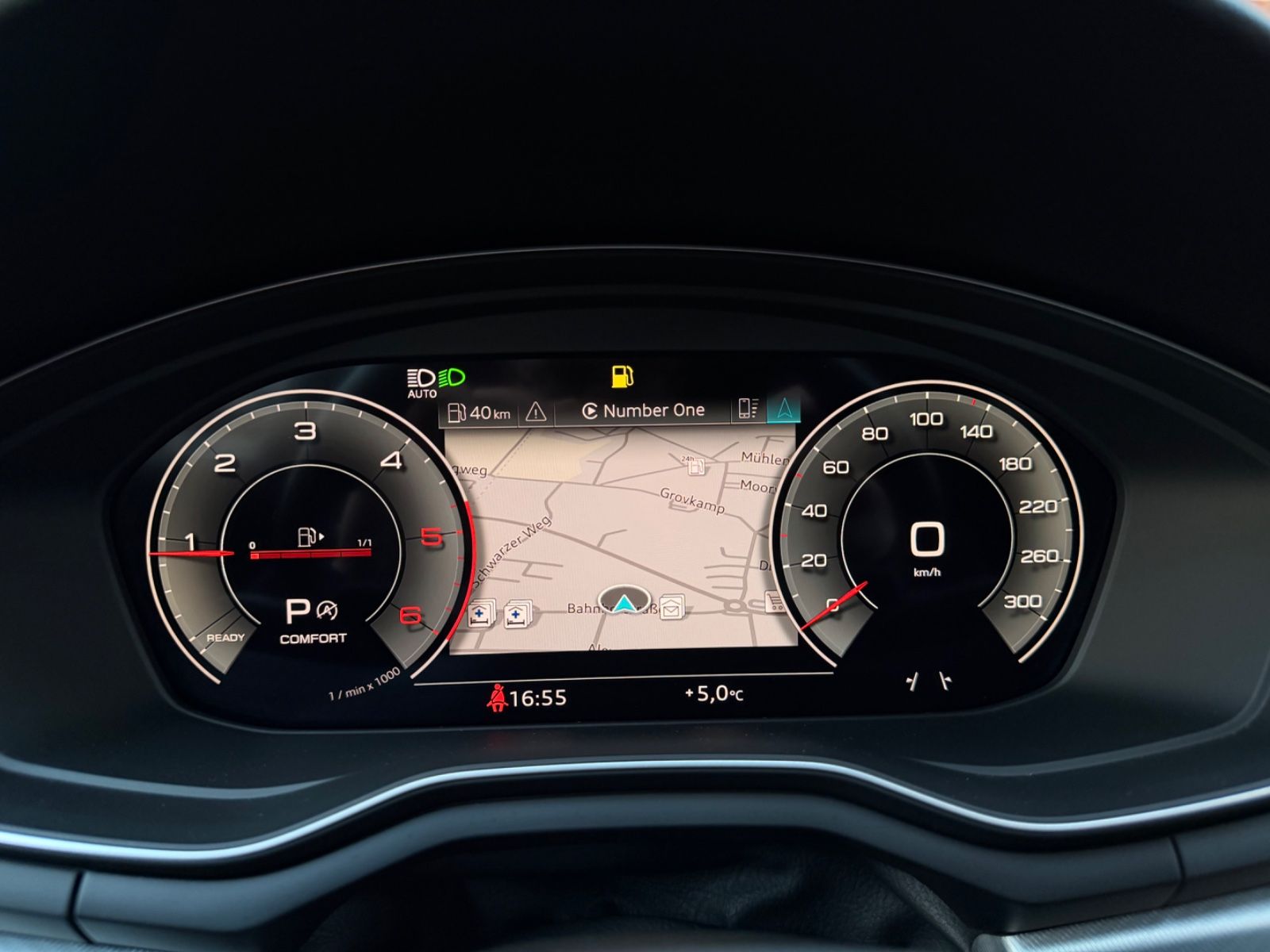 Audi A4 Avant 40 TDI quattro*AHK/HEAD-UP/KAMERA/SHZ*