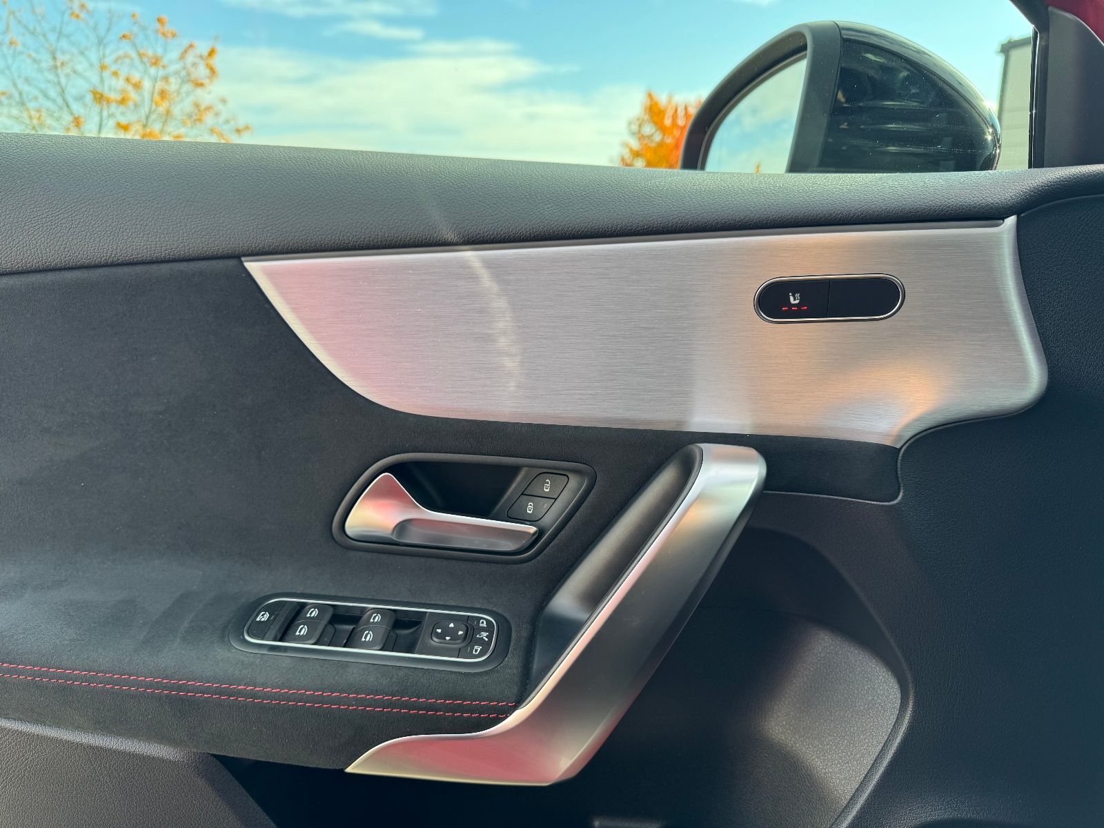 Mercedes-Benz A -Klasse 200 AMG-Line - Samsaru's Car Outlet
