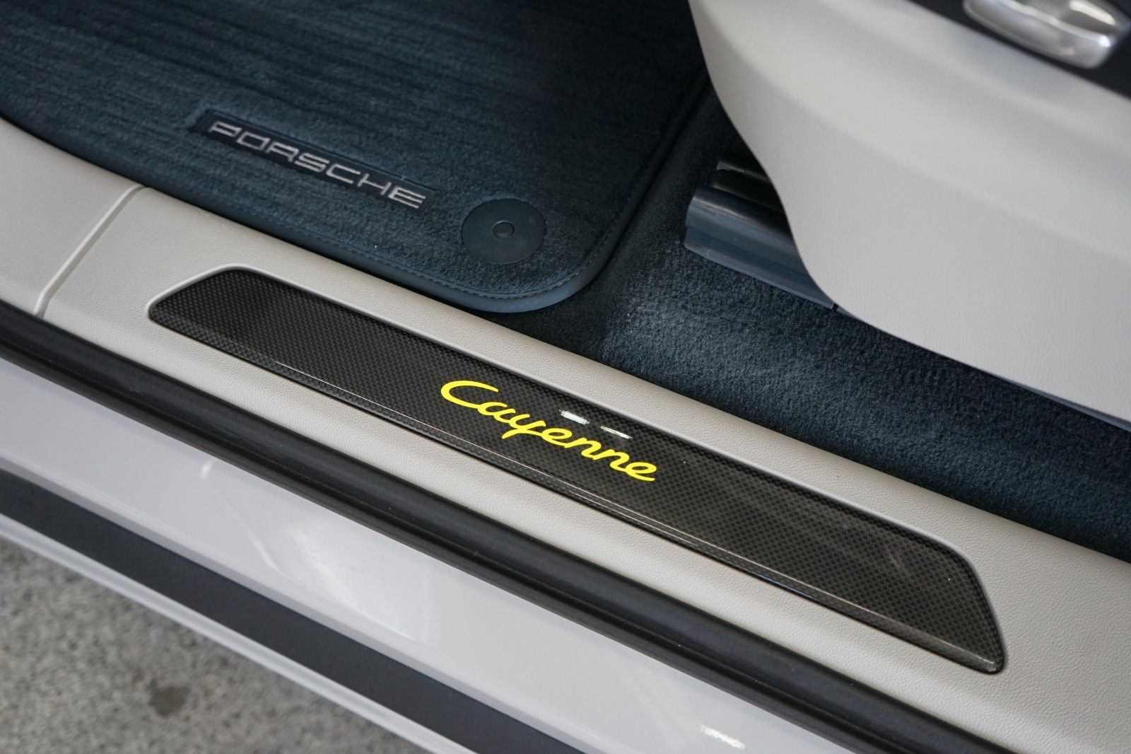 Porsche Cayenne Coupe E-Hybrid MY2021/NEW/KREIDE/1800km