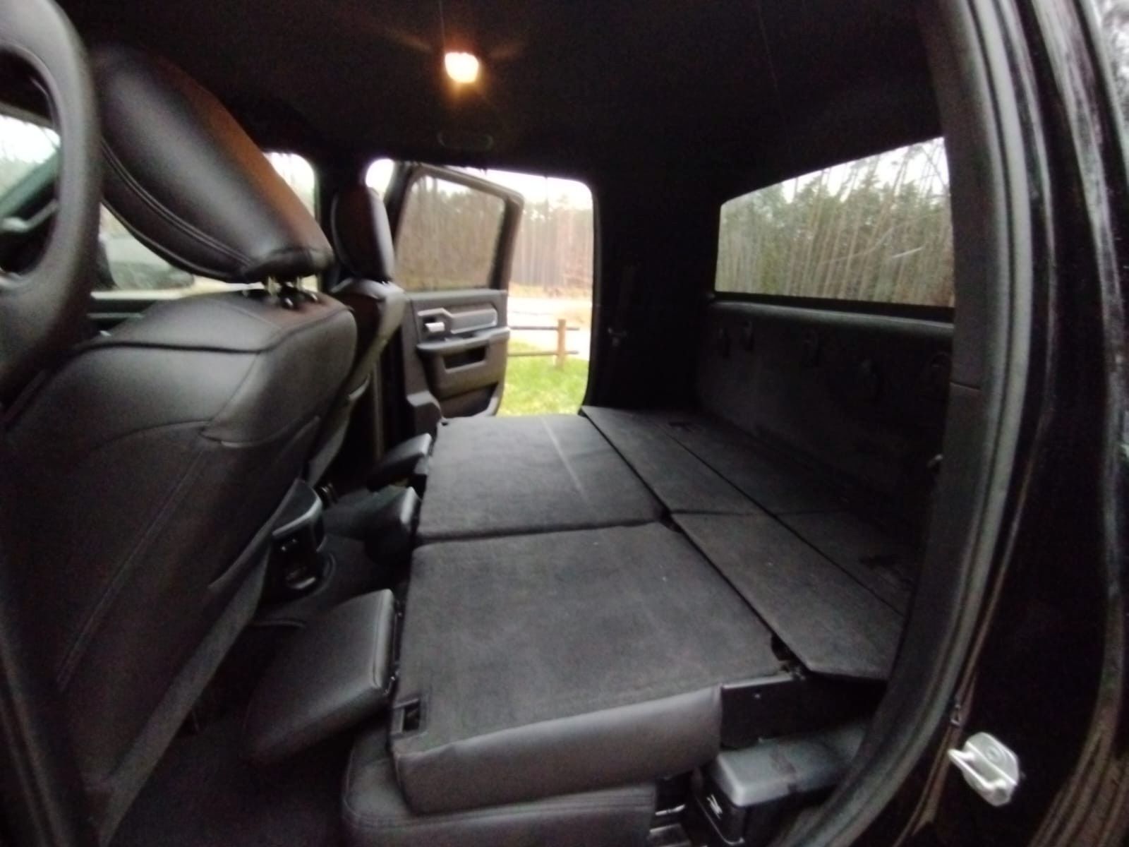 Dodge RAM 2500 MEGA CAB, 4X4, 6,7, 370KM LEDER