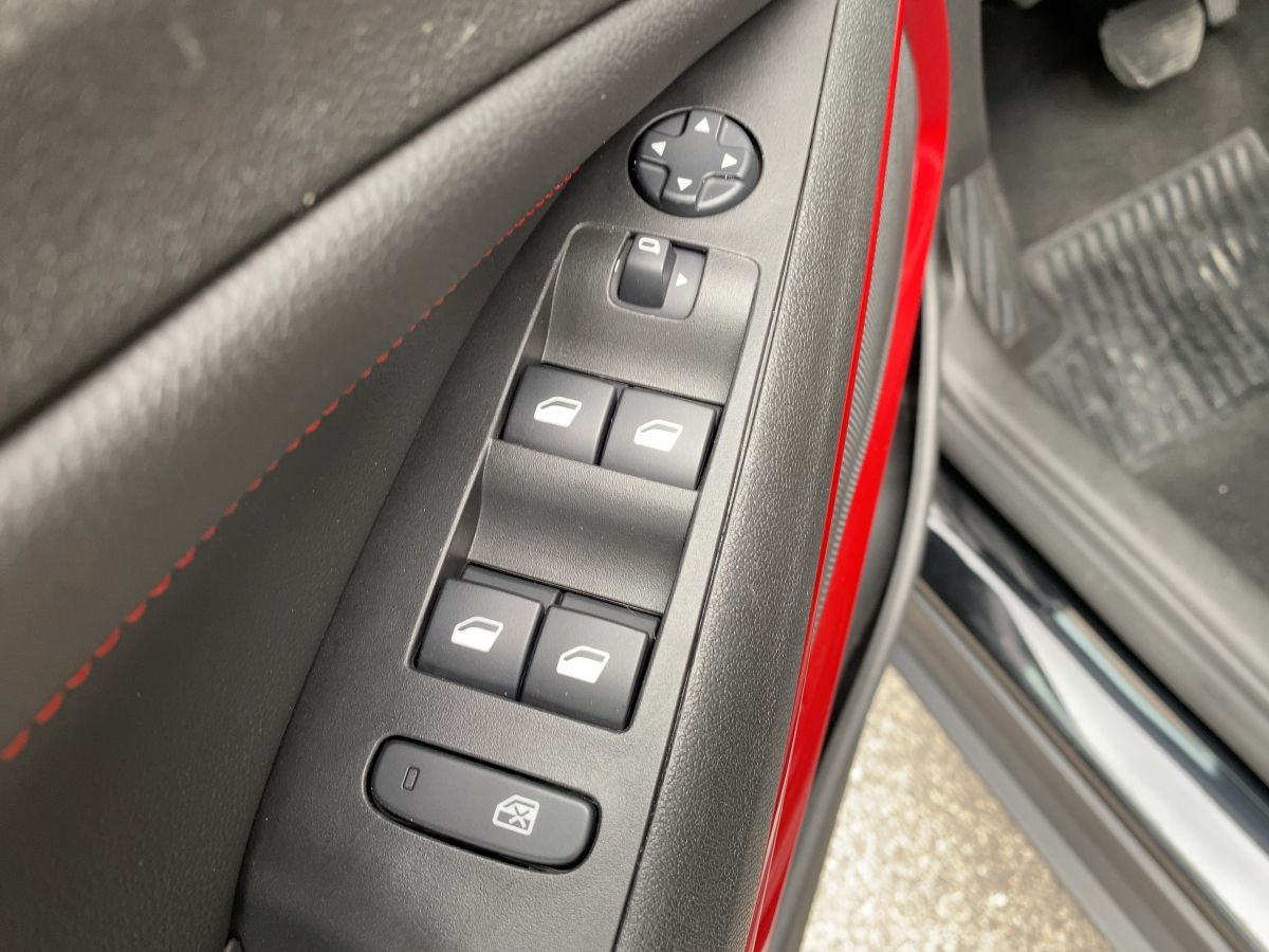 Opel Crossland GS Line - Samsaru's Car Outlet