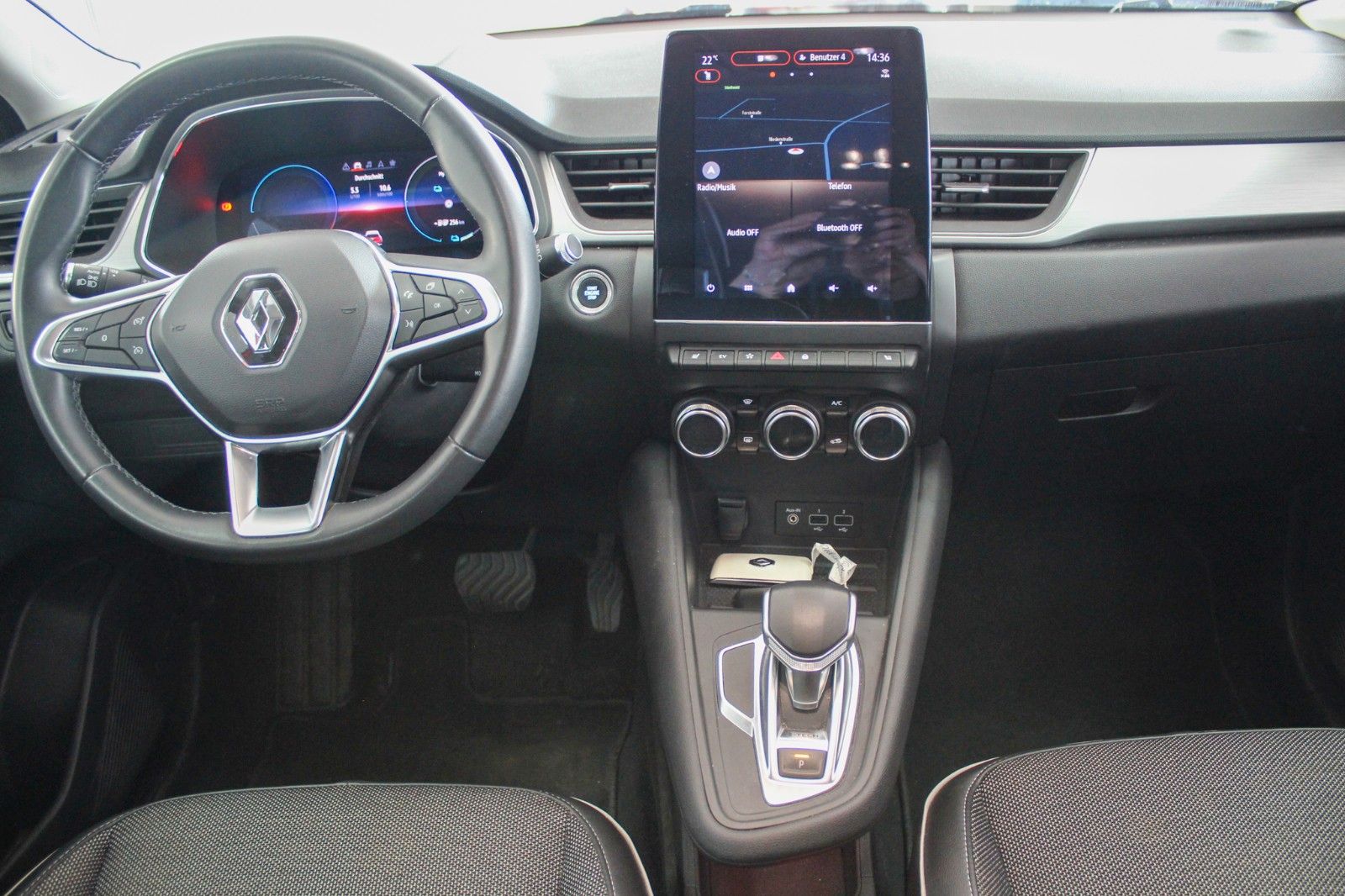 Renault Captur 1.6 E-Tech Hybrid Intens - Samsaru's Car Outlet