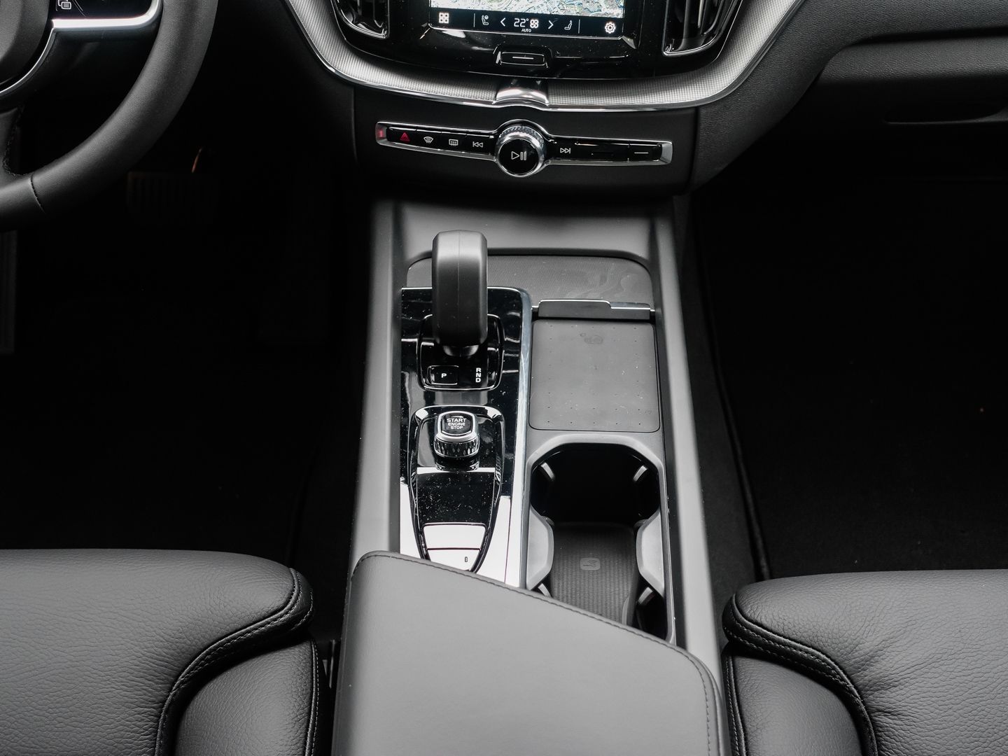 Volvo XC60 B4 Diesel Plus Bright - Samsaru's Car Outlet