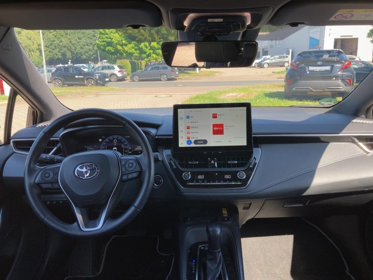 Toyota Corolla 1.8-l-Hybrid - Samsaru's Car Outlet