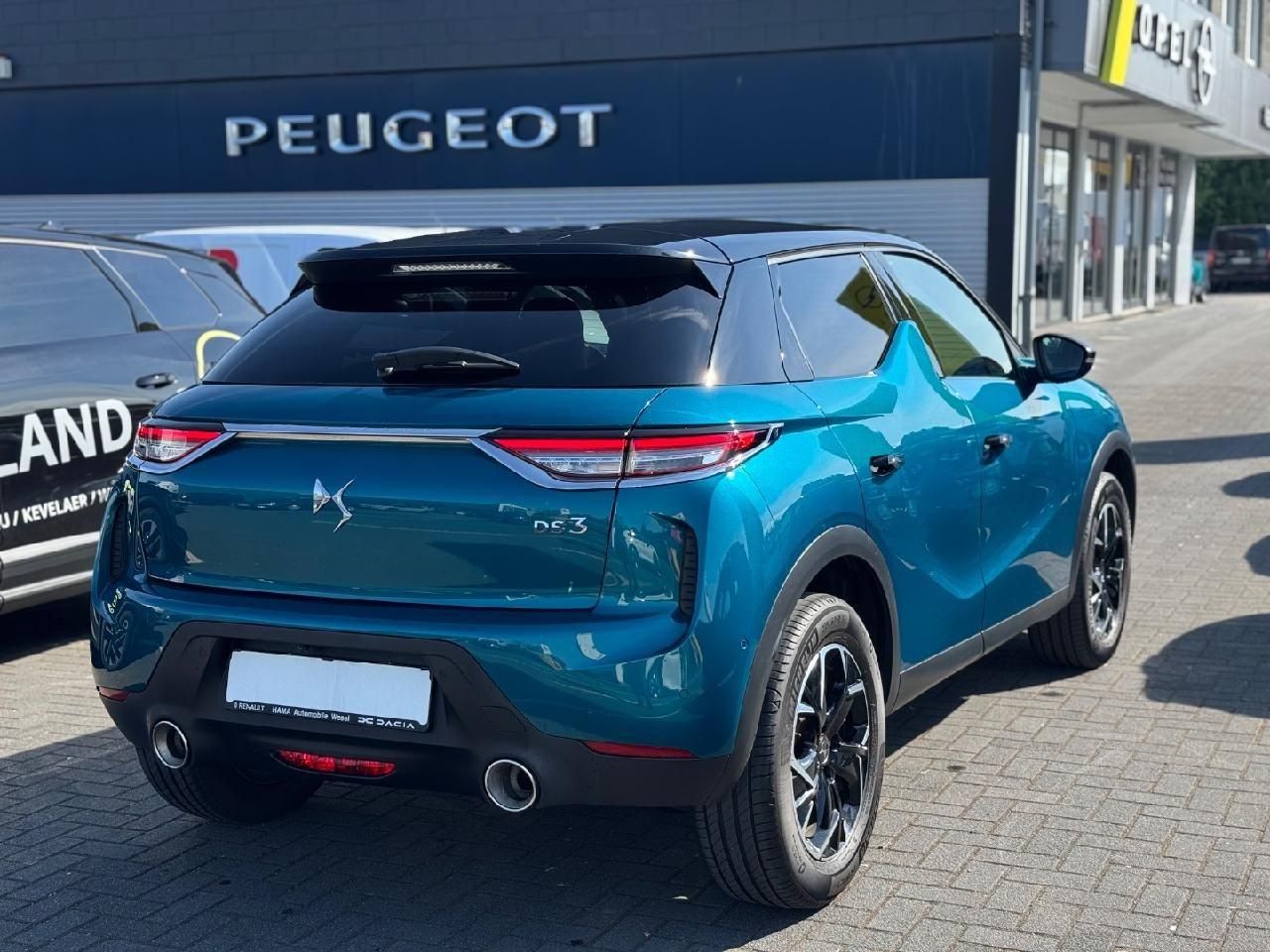 DS Automobiles DS 3 Crossback So Chic - Samsaru's Car Outlet