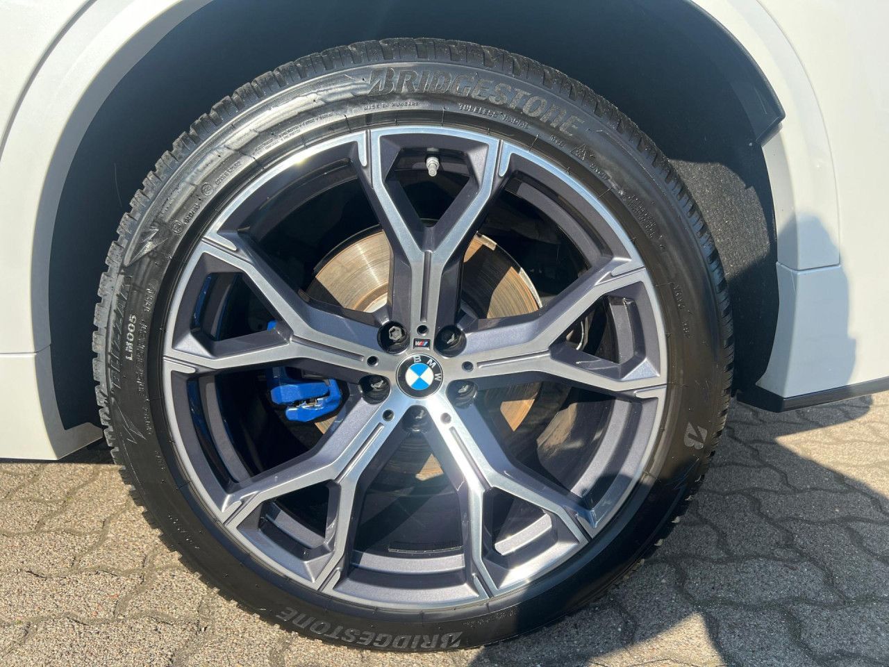 BMW X5 xDr 40iA M SPORT Pano,AHK,StHzg,KomSi,Luftfed