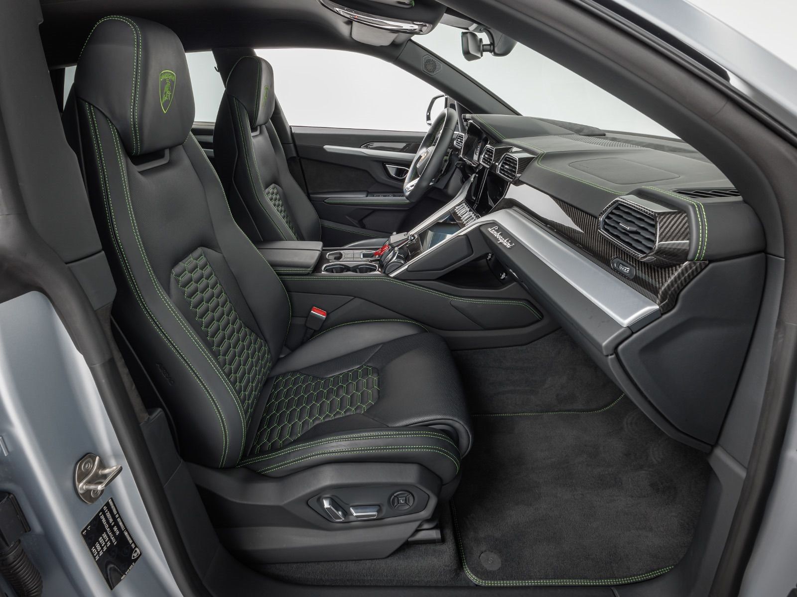 Lamborghini Urus - Samsaru's Car Outlet