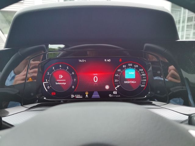 Volkswagen Golf 8 1.5 TSI BMT Active - Samsaru's Car Outlet