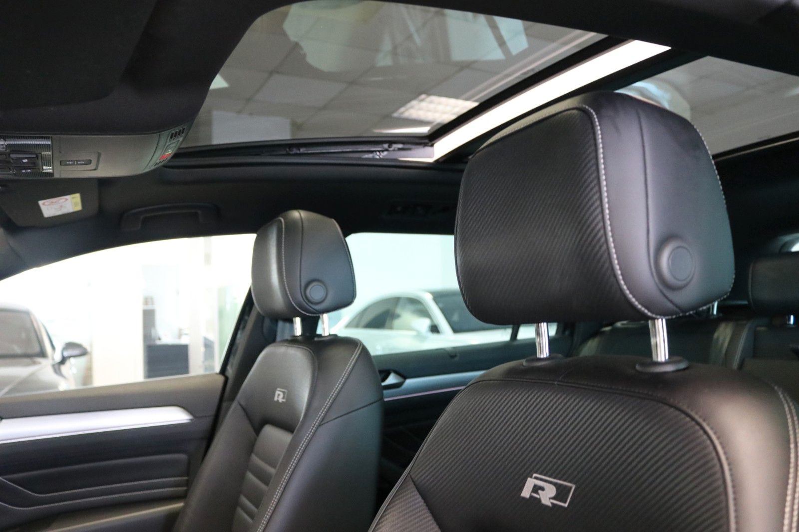 Volkswagen Passat 4M  R-Line DCC STHZ 360 Matrix Pano Leder