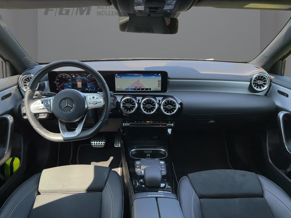 Mercedes-Benz A 180 AMG Line - Samsaru's Car Outlet