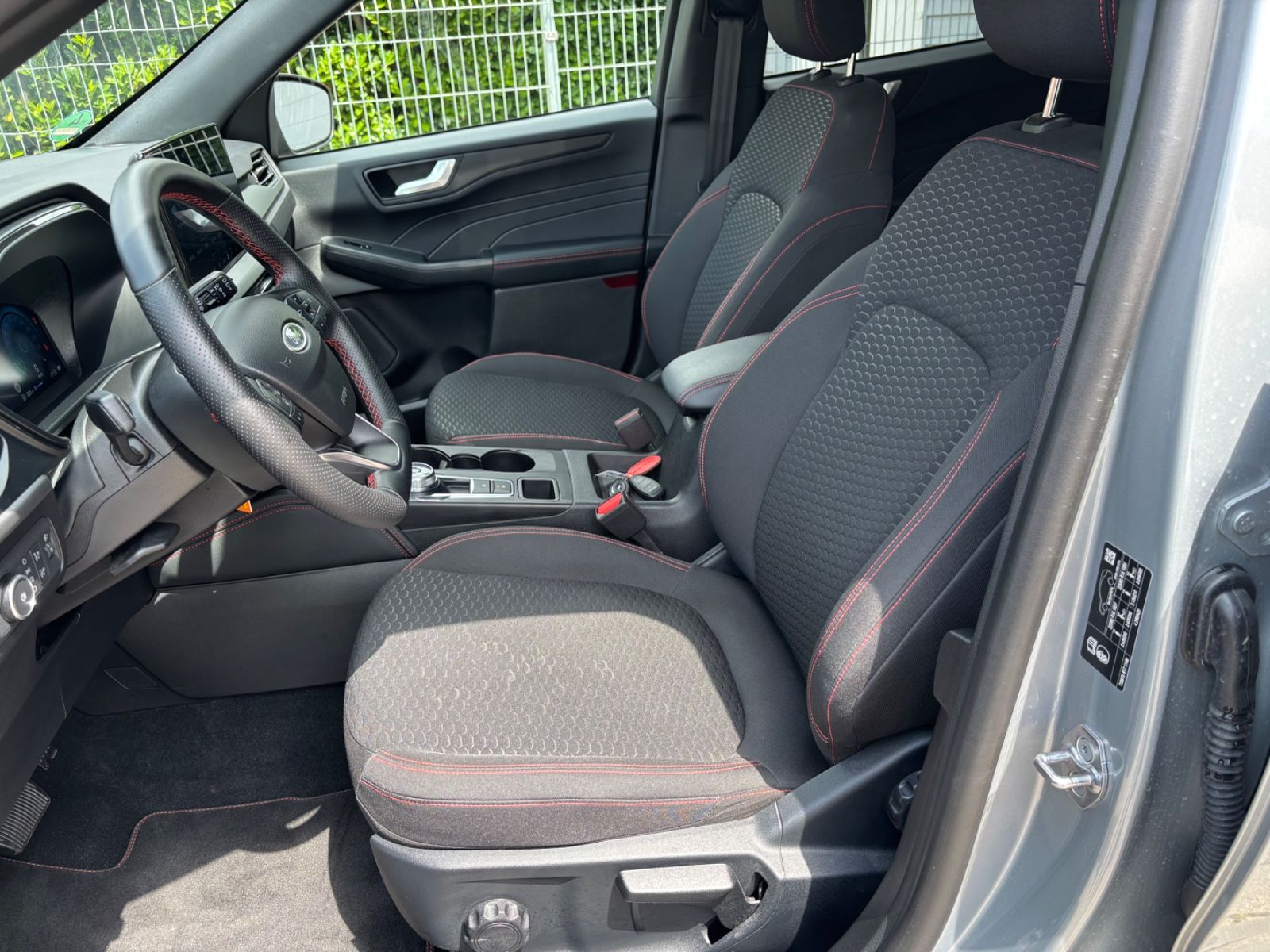 Ford Kuga Plug-In Hybrid ST-Line - Samsaru's Car Outlet