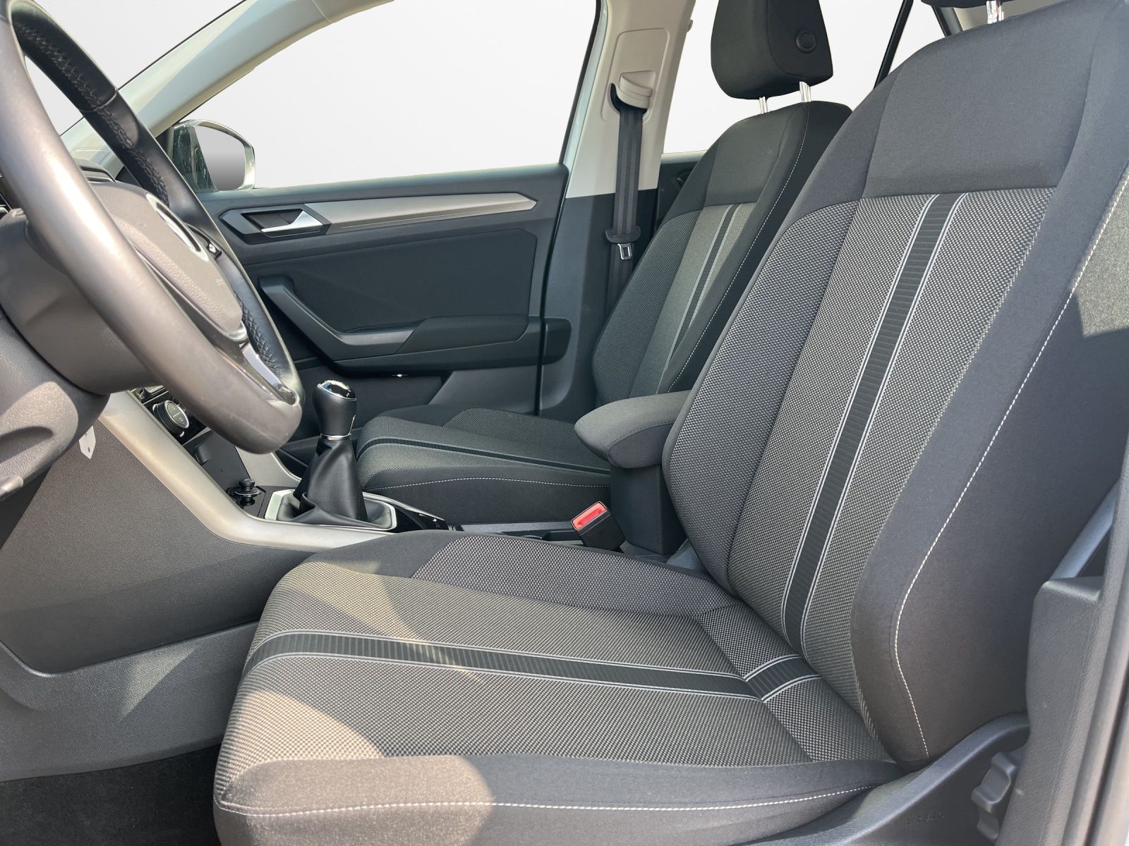 Volkswagen T-Roc 2.0 TDI Style - Samsaru's Car Outlet