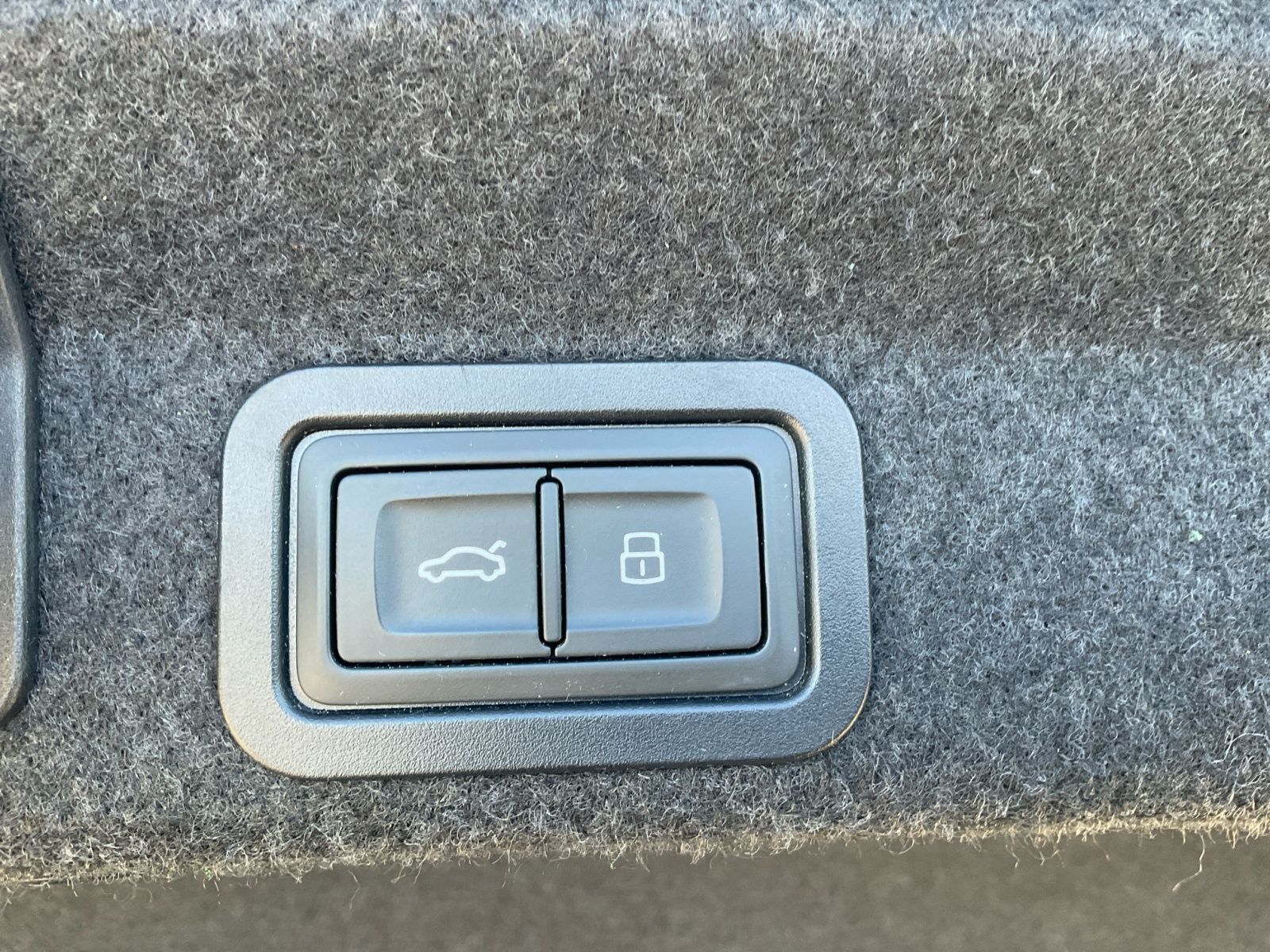 Audi A6 Limousine 55 TFSI e S line quattro - Samsaru's Car Outlet