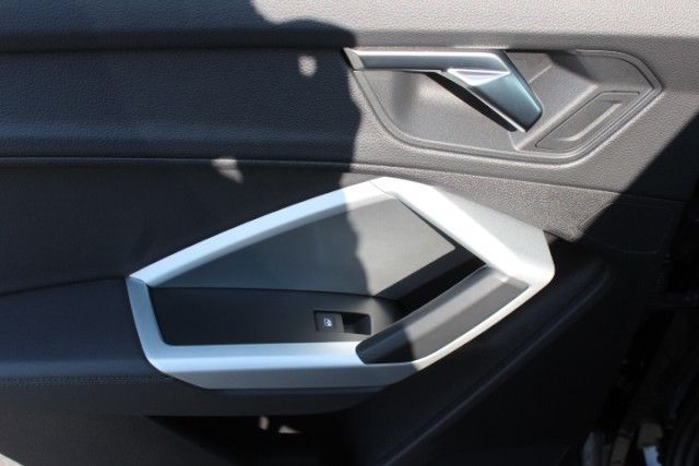 Audi Q3 35 TDI quattro S tronic - Samsaru's Car Outlet