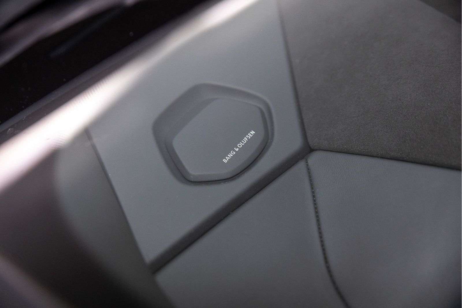 Lamborghini Urus - Samsaru's Car Outlet