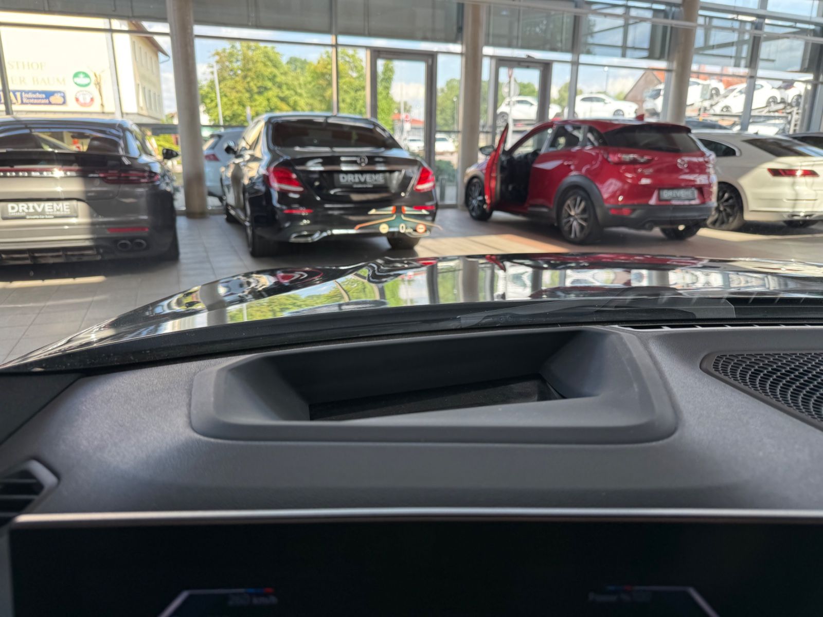 BMW 3 Lim. 330 i M Sport - Samsaru's Car Outlet