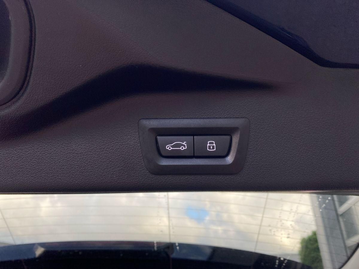 BMW X5 xDRIVE 30d HUD+LEDER+AHK+INNOVATION+H&K+20"
