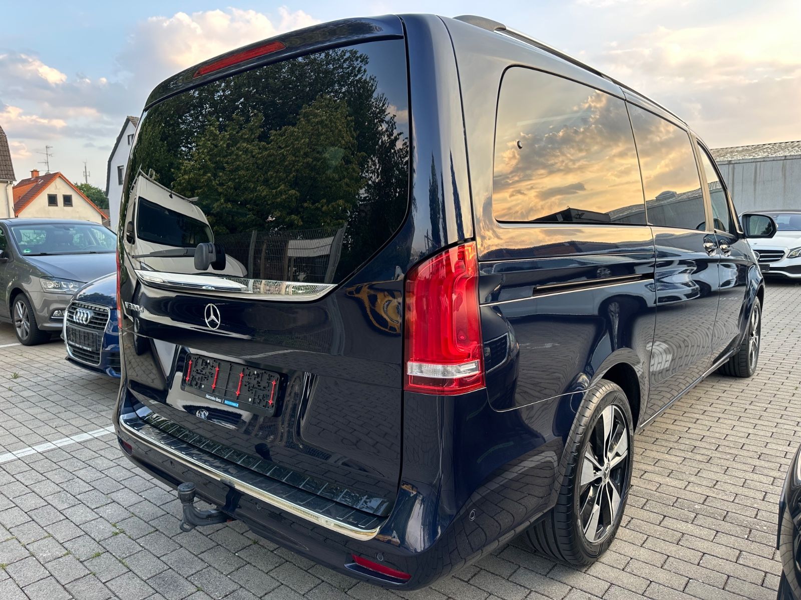 Mercedes-Benz V 300d EDITION Lang - Samsaru's Car Outlet