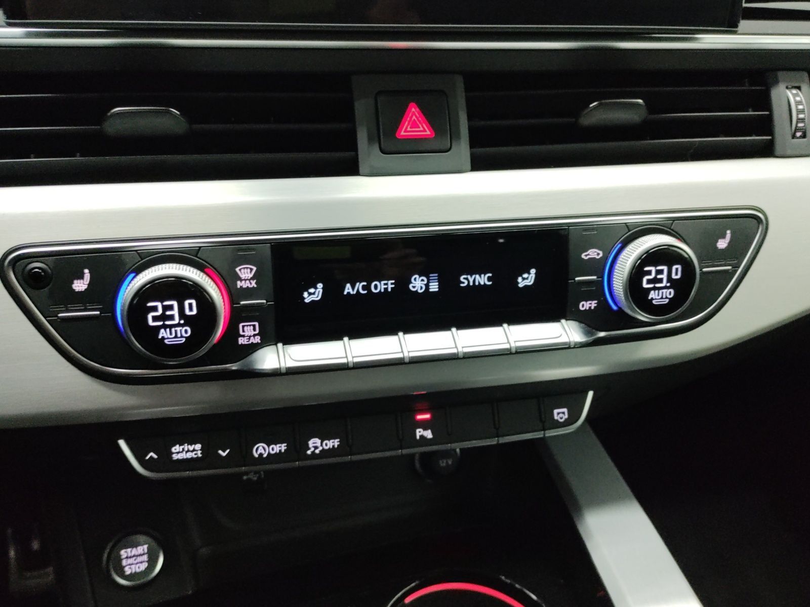 Audi A4 Avant 40 TFSI Q S LINE MATRIX KAMERA AHK LM19