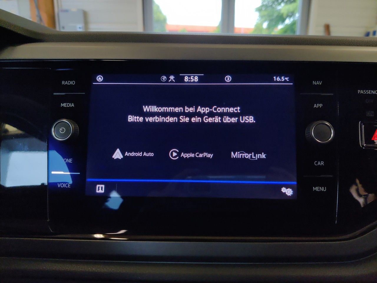 Volkswagen Taigo 1.5 TSI DSG R-Line - Samsaru's Car Outlet