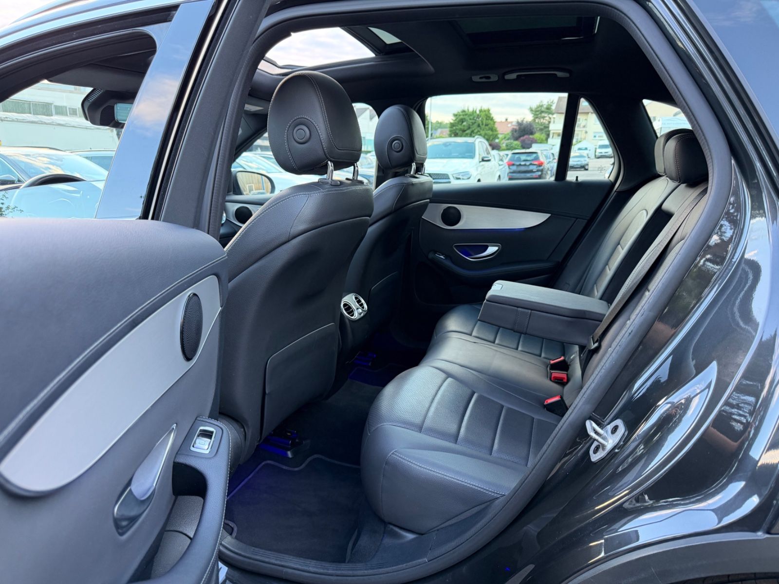 Mercedes-Benz GLC 300 d 4Matic *Exclusive+Head-up+Pano+AHK*