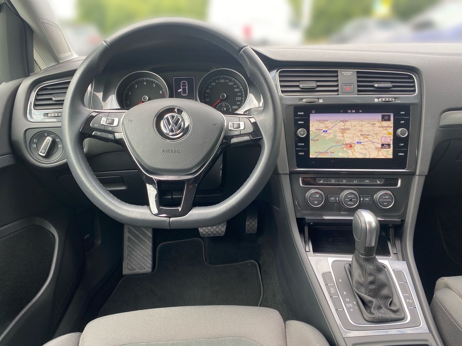 Volkswagen Golf VII 1.5 TSI DSG COMFORT - Samsaru's Car Outlet